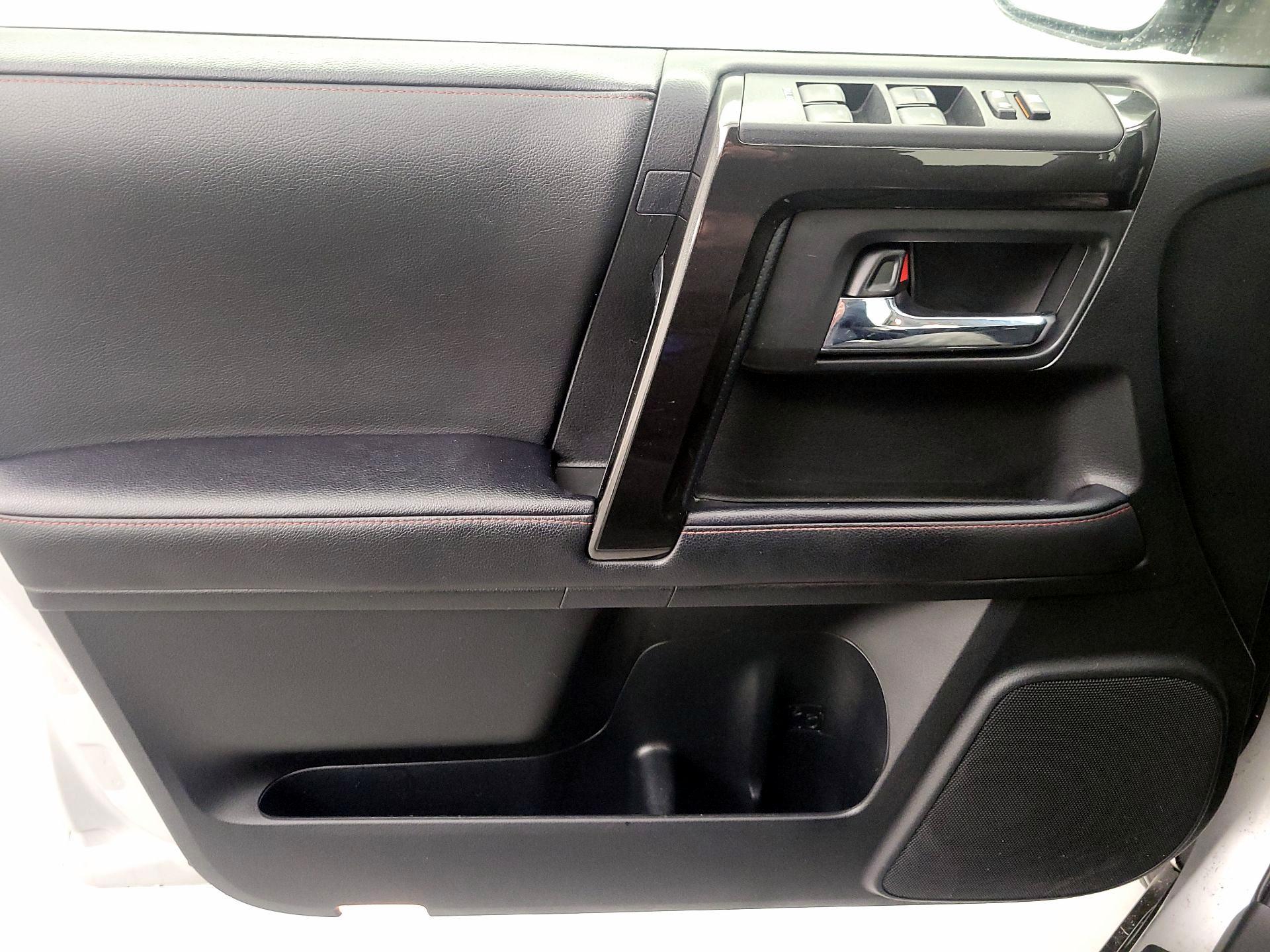 Thumbnail: 2020 Toyota 4Runner - 12