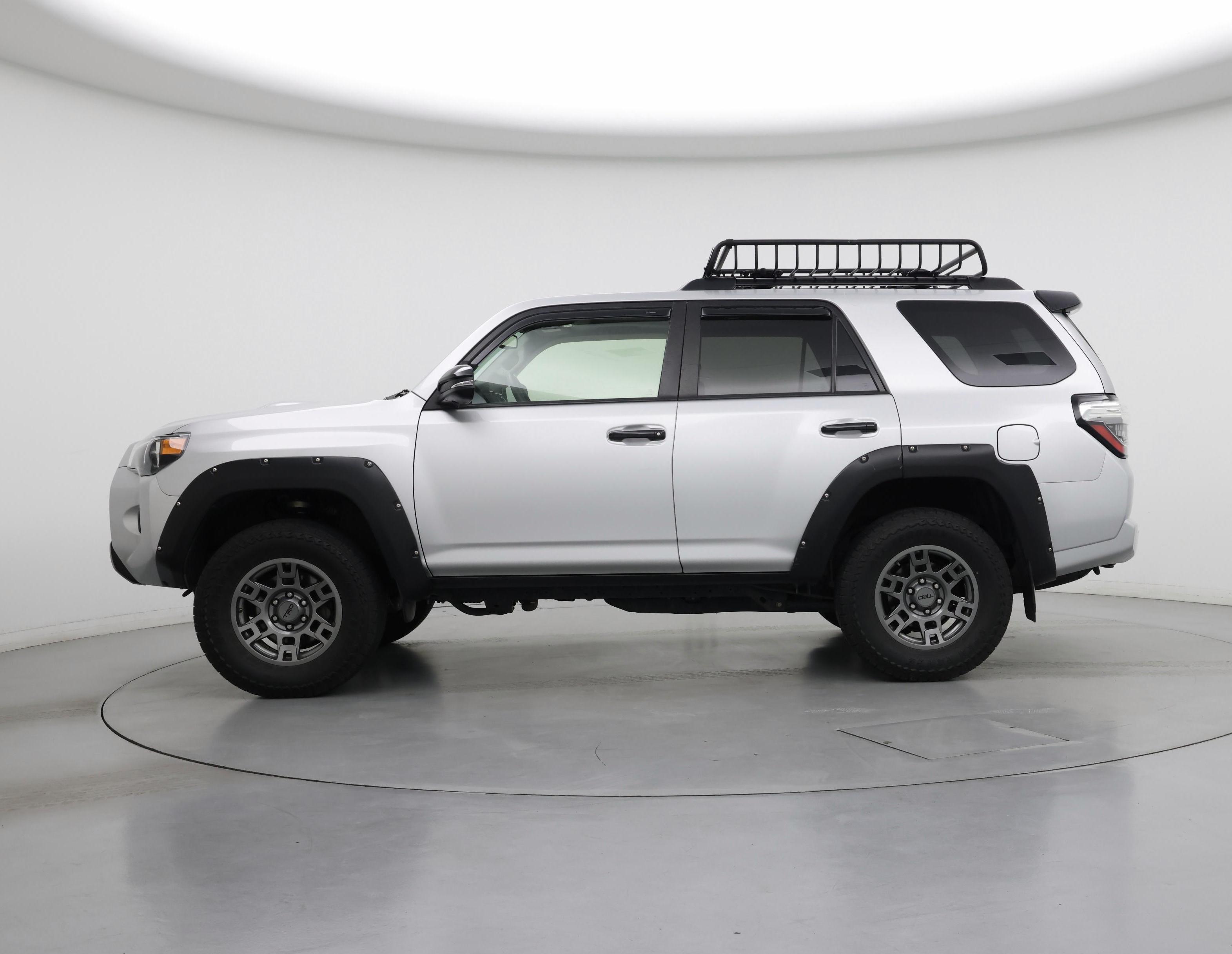 Thumbnail: 2020 Toyota 4Runner - 3