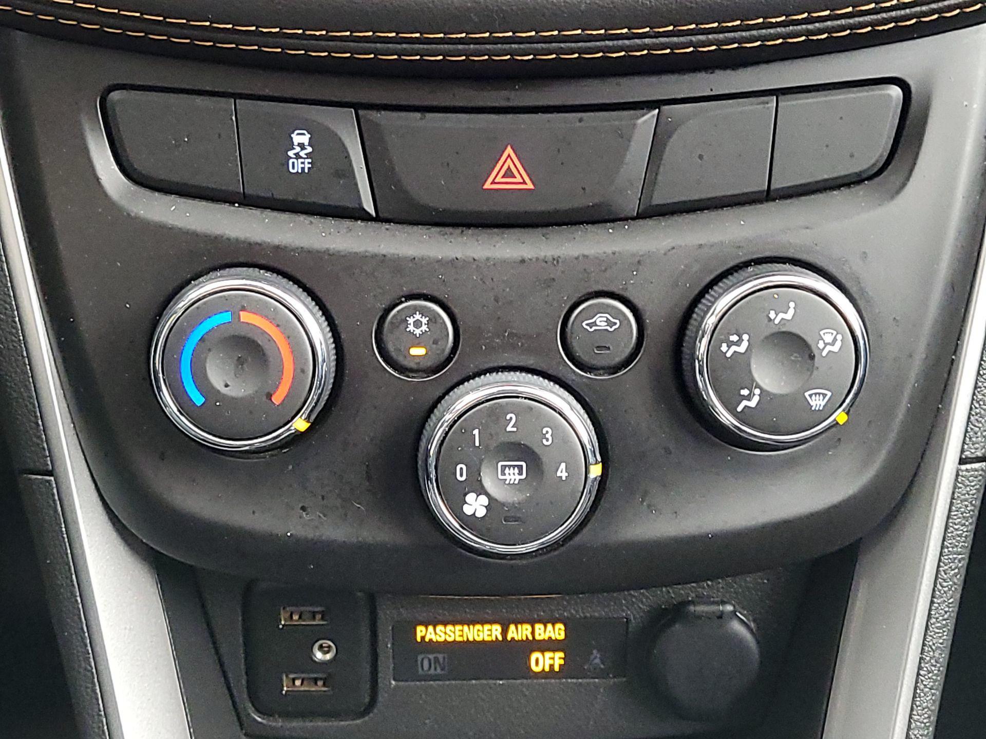 Thumbnail: 2021 Chevrolet Trax - 17