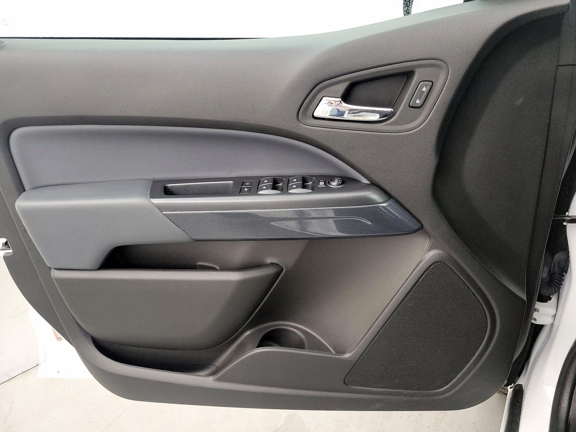 Thumbnail: 2022 Chevrolet Colorado - 12