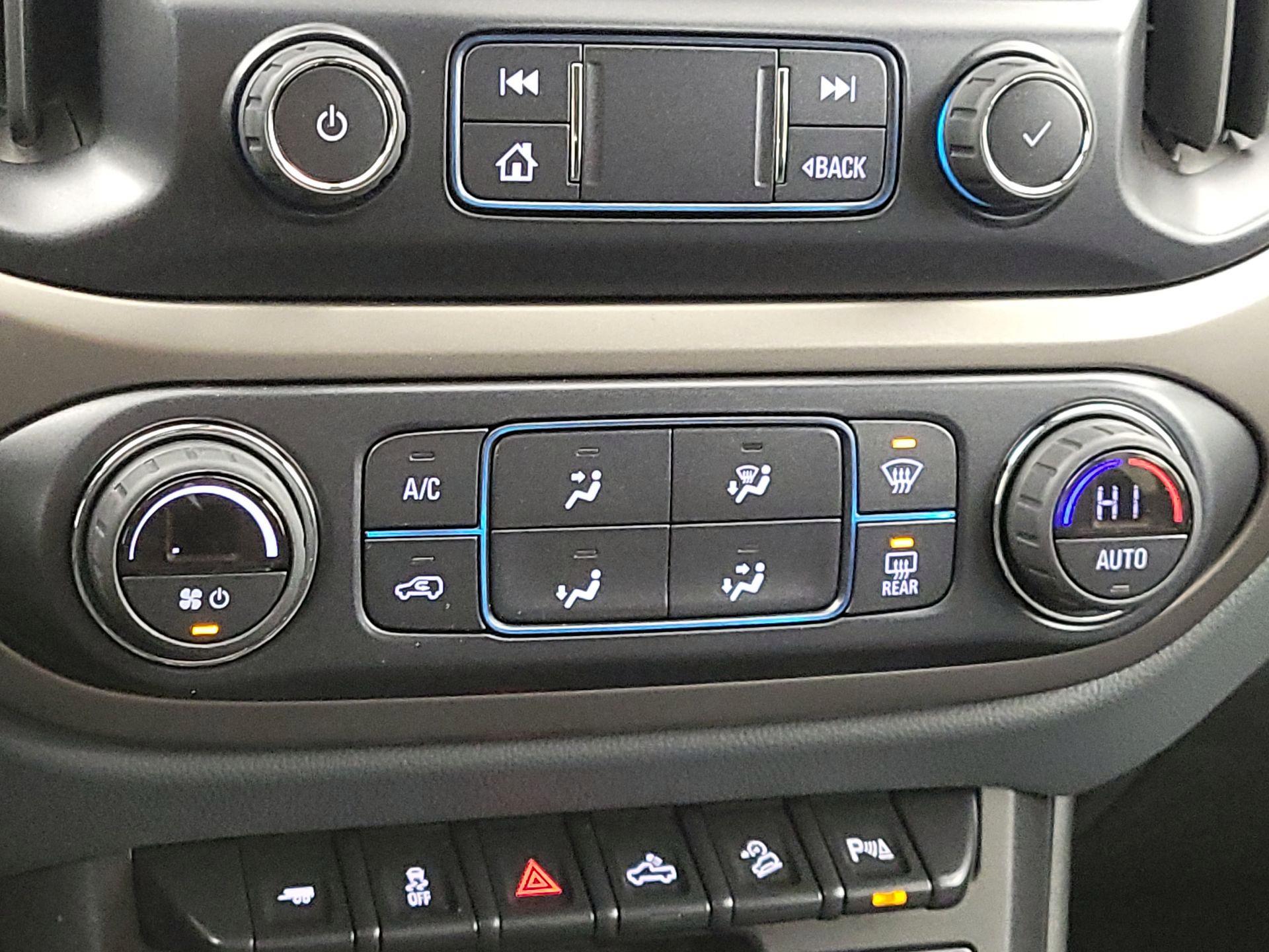 Thumbnail: 2022 Chevrolet Colorado - 17