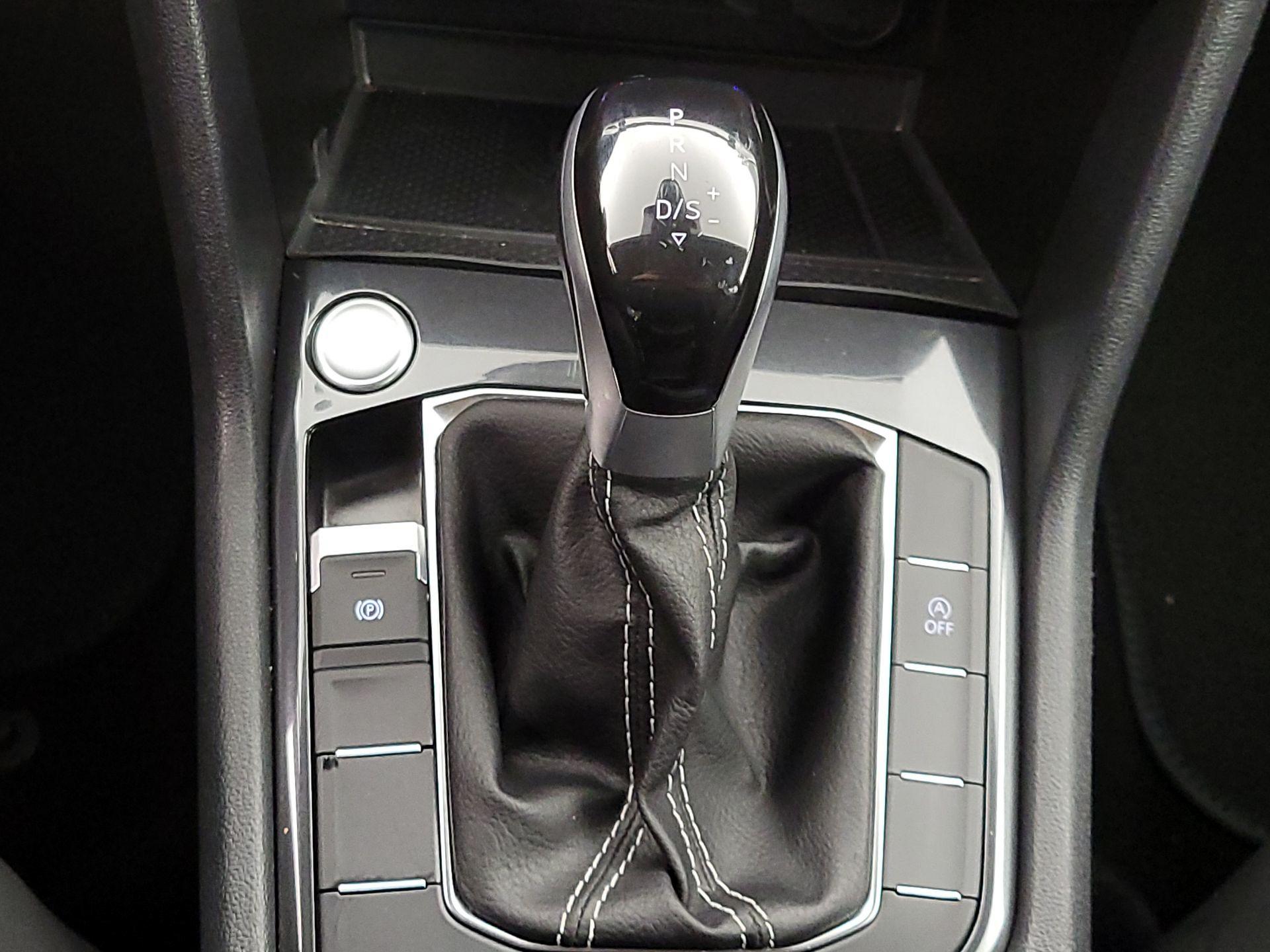 Thumbnail: 2024 Volkswagen Tiguan - 18