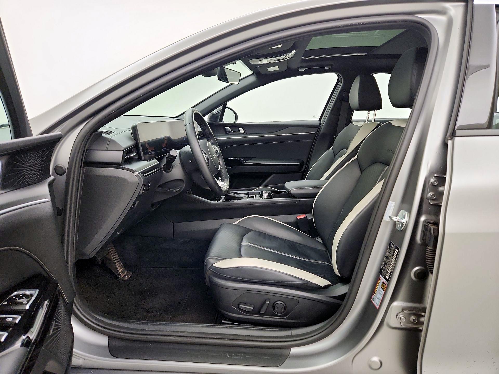 Thumbnail: 2025 Kia K5 - 11