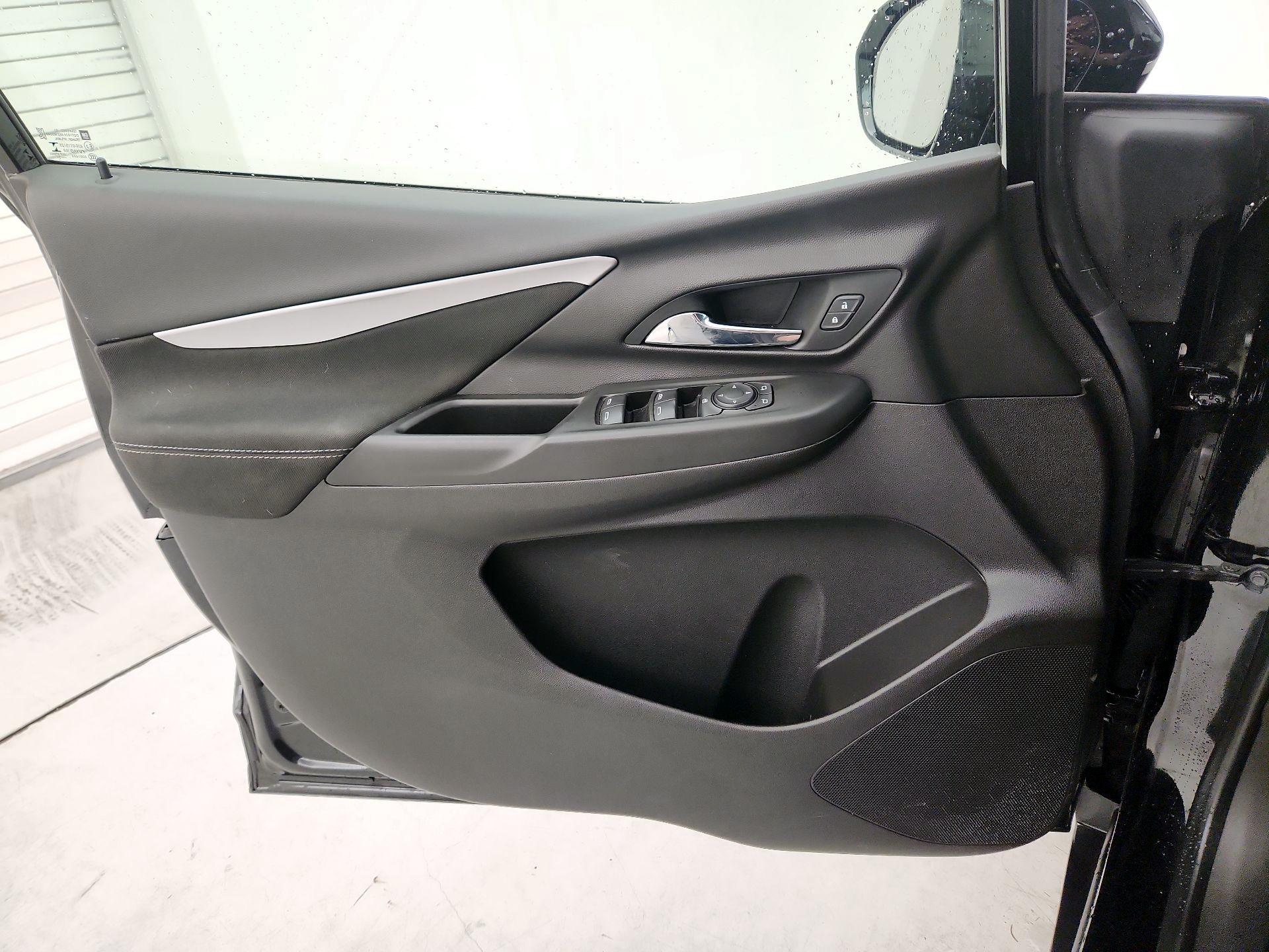 Thumbnail: 2022 Chevrolet Bolt EV - 12