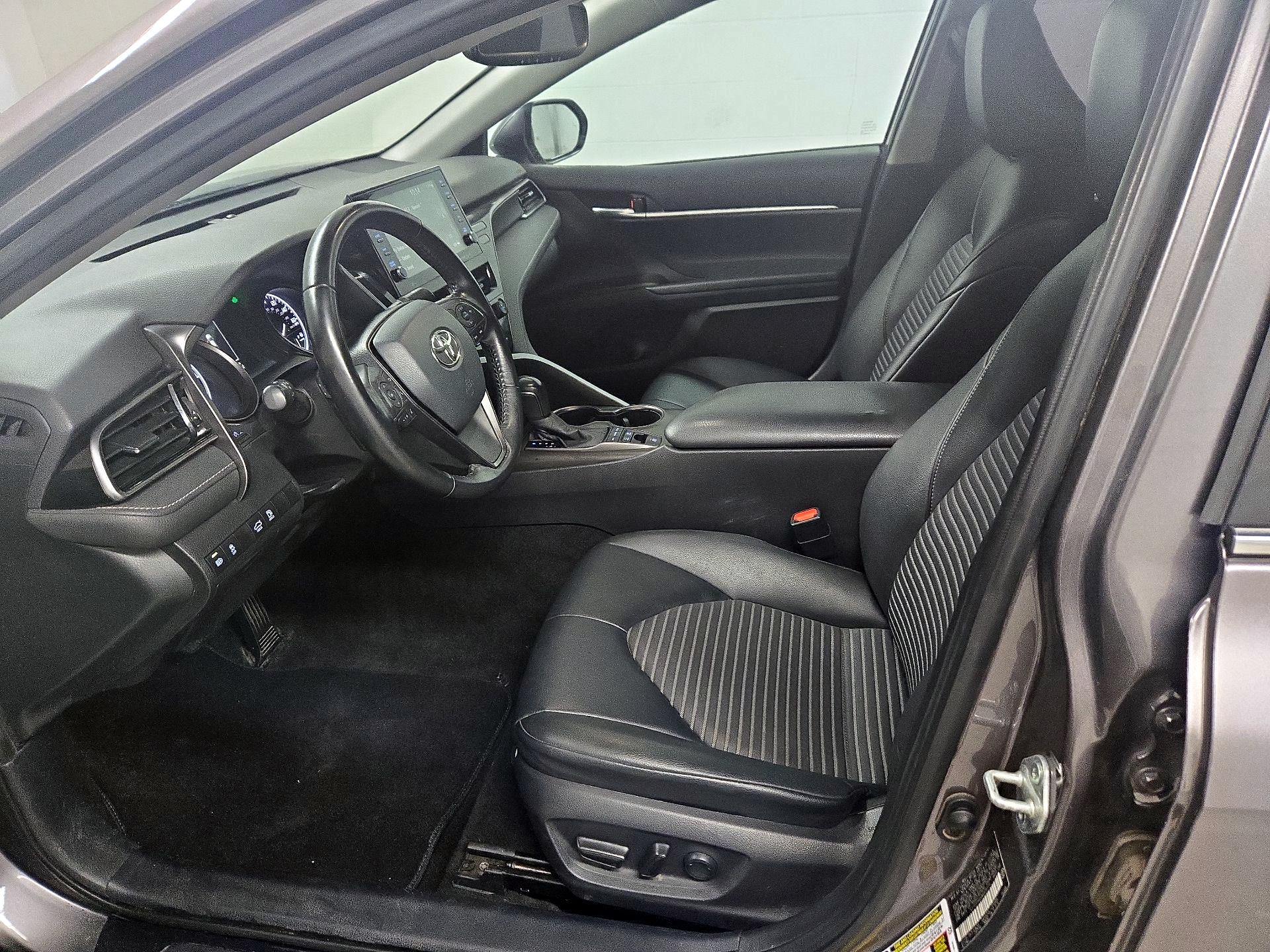 Thumbnail: 2022 Toyota Camry - 11