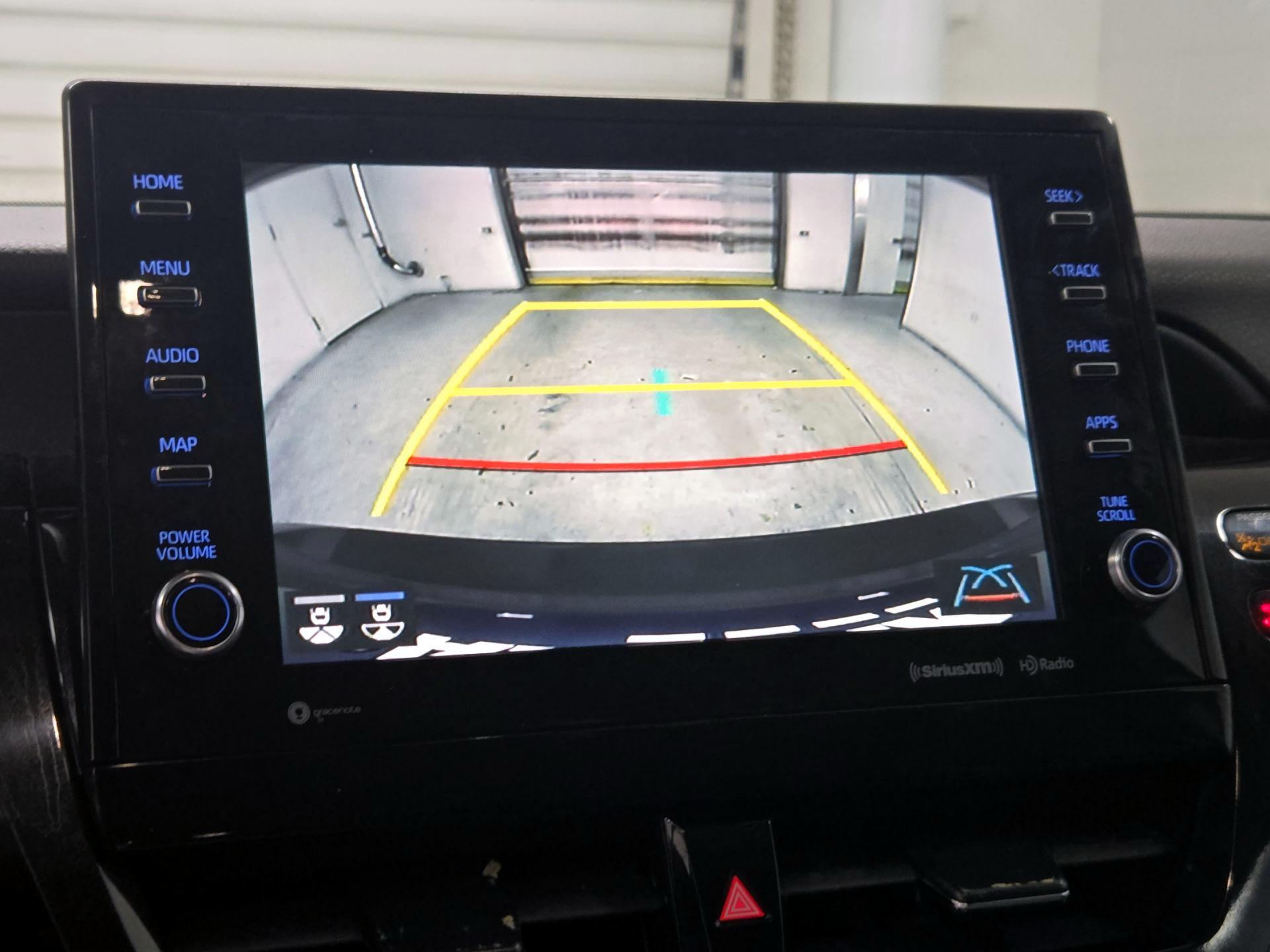 Thumbnail: 2022 Toyota Camry - 14