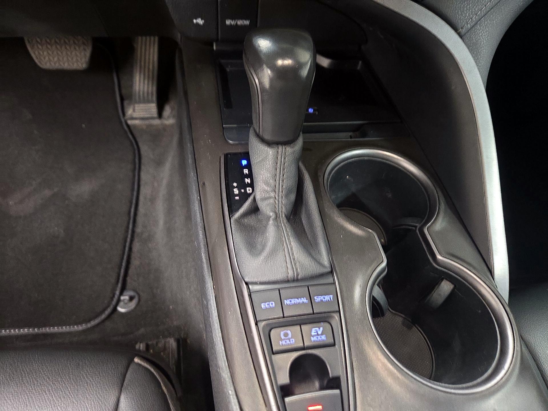 Thumbnail: 2022 Toyota Camry - 17