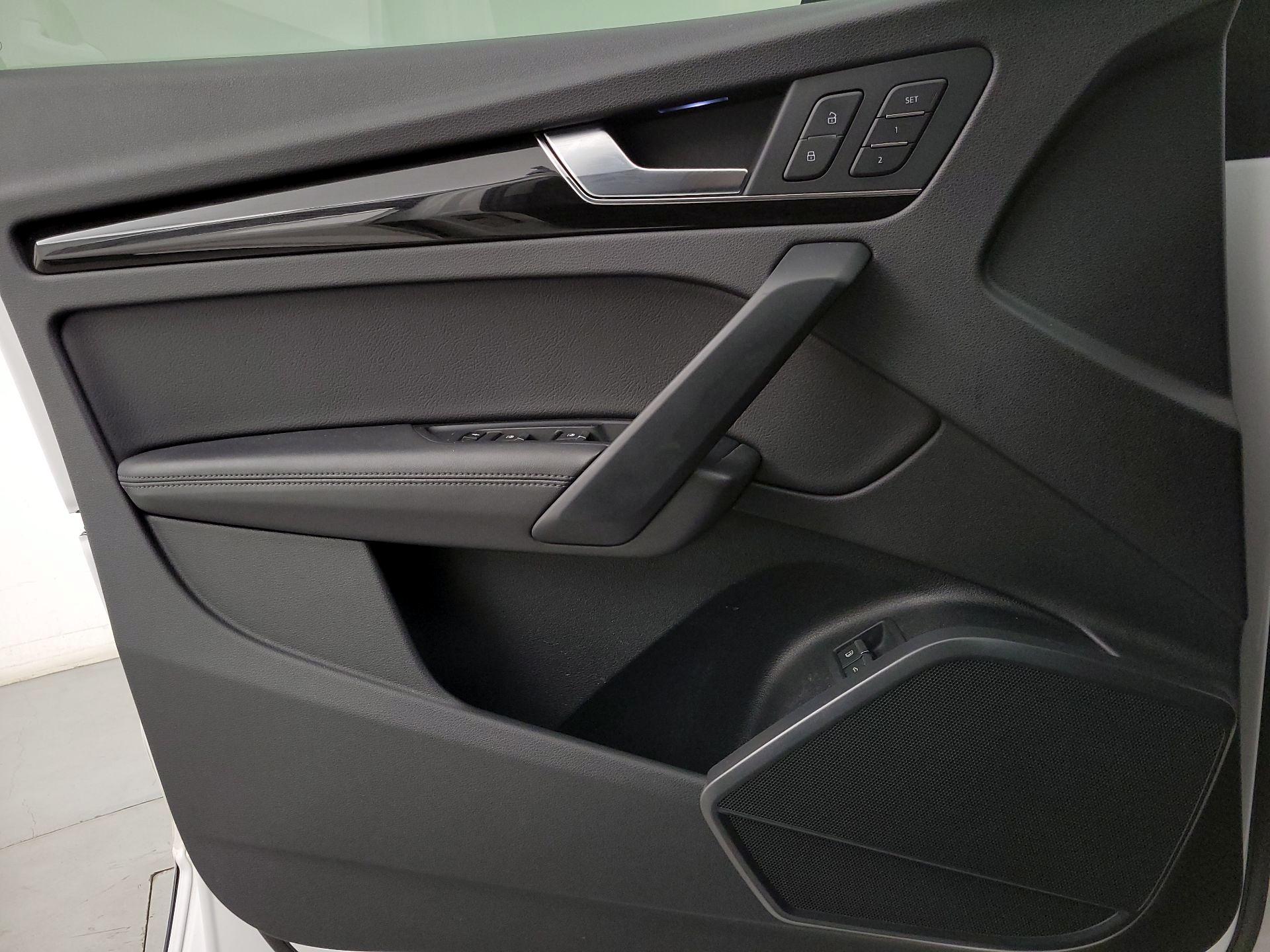 Thumbnail: 2020 Audi Q5 - 12