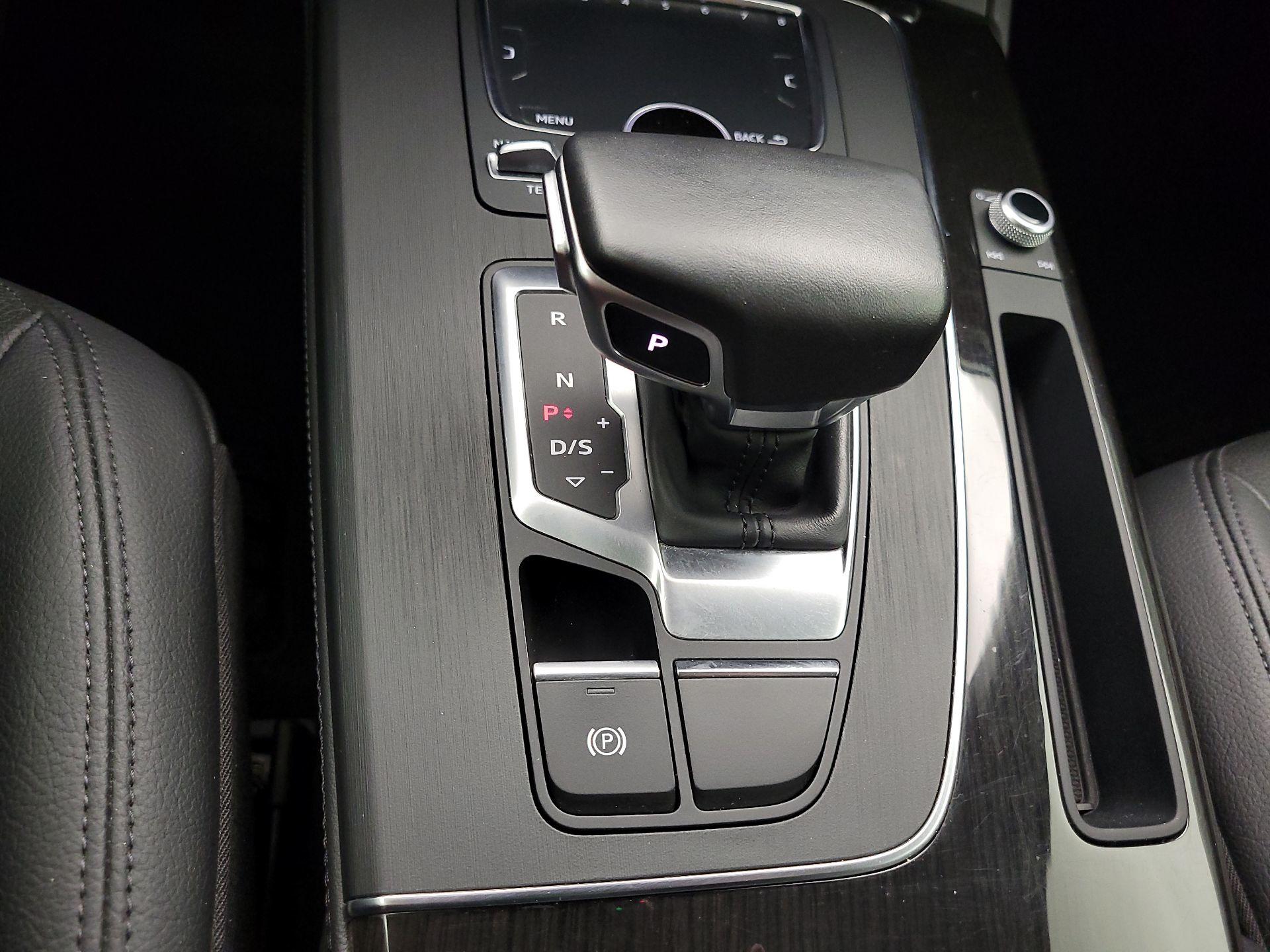 Thumbnail: 2020 Audi Q5 - 18