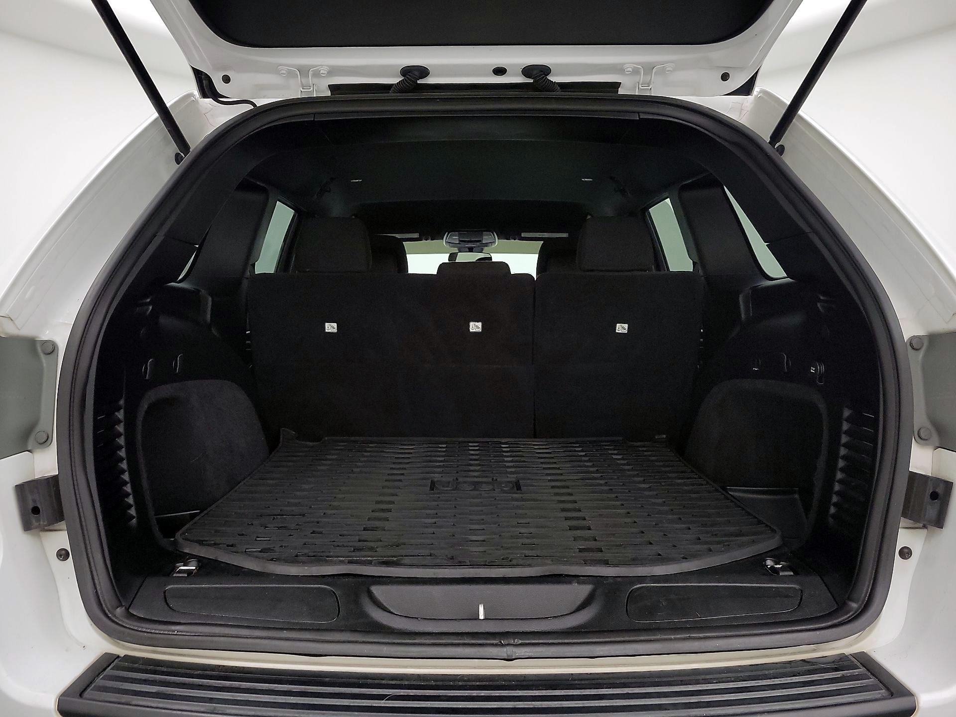 Thumbnail: 2018 Jeep Grand Cherokee - 20