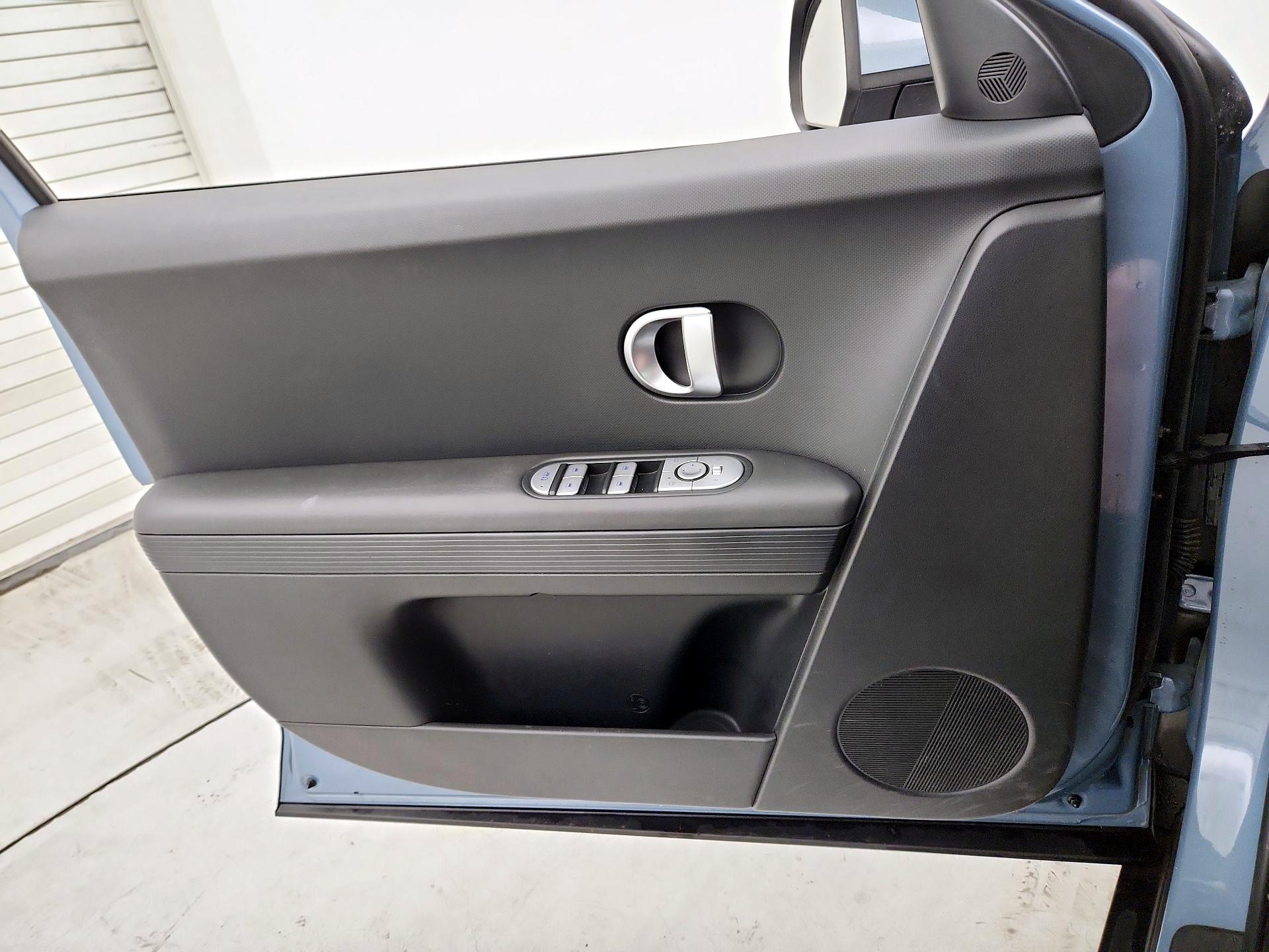 Thumbnail: 2022 Hyundai Ioniq 5 - 12