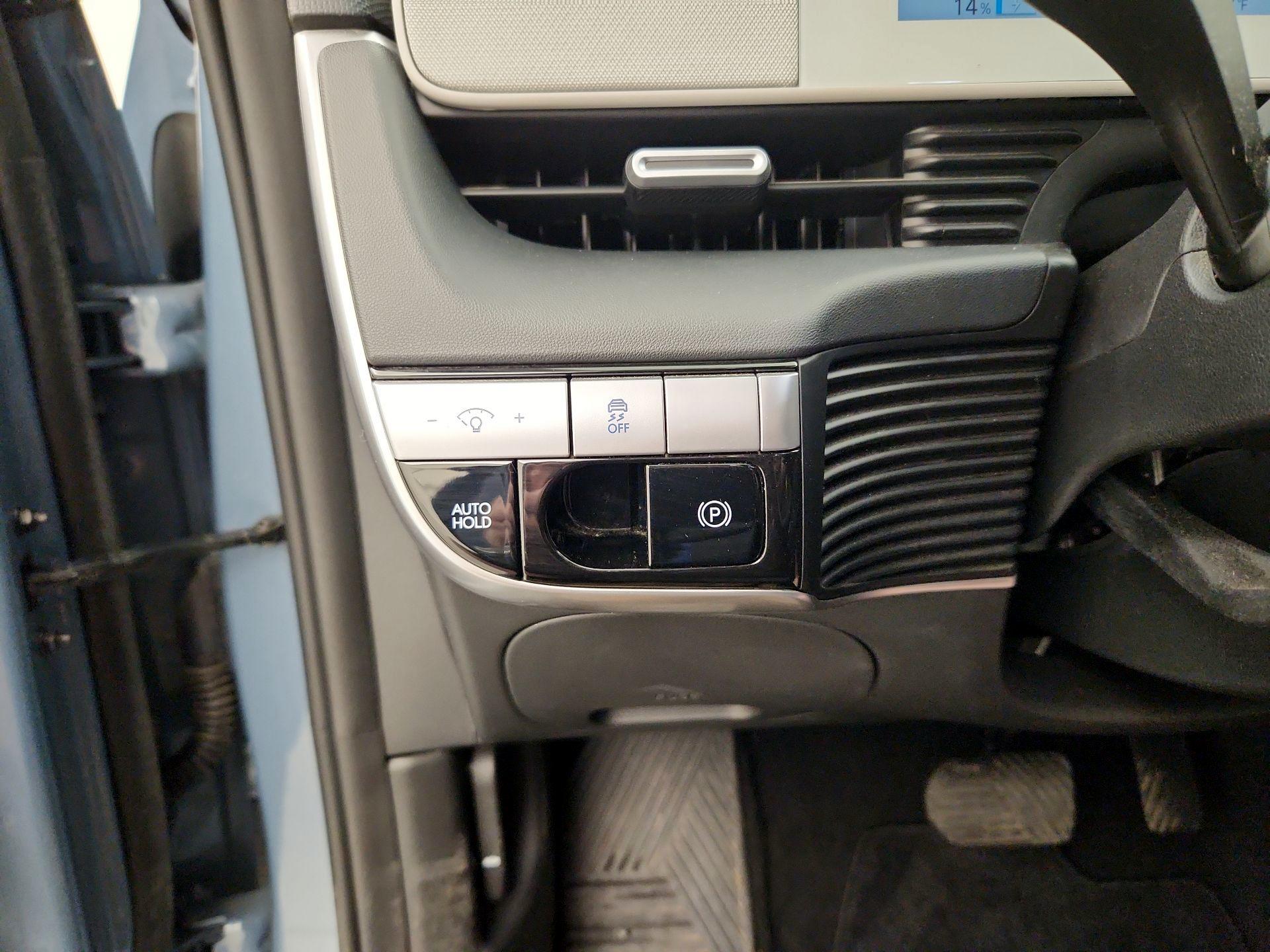 Thumbnail: 2022 Hyundai Ioniq 5 - 13