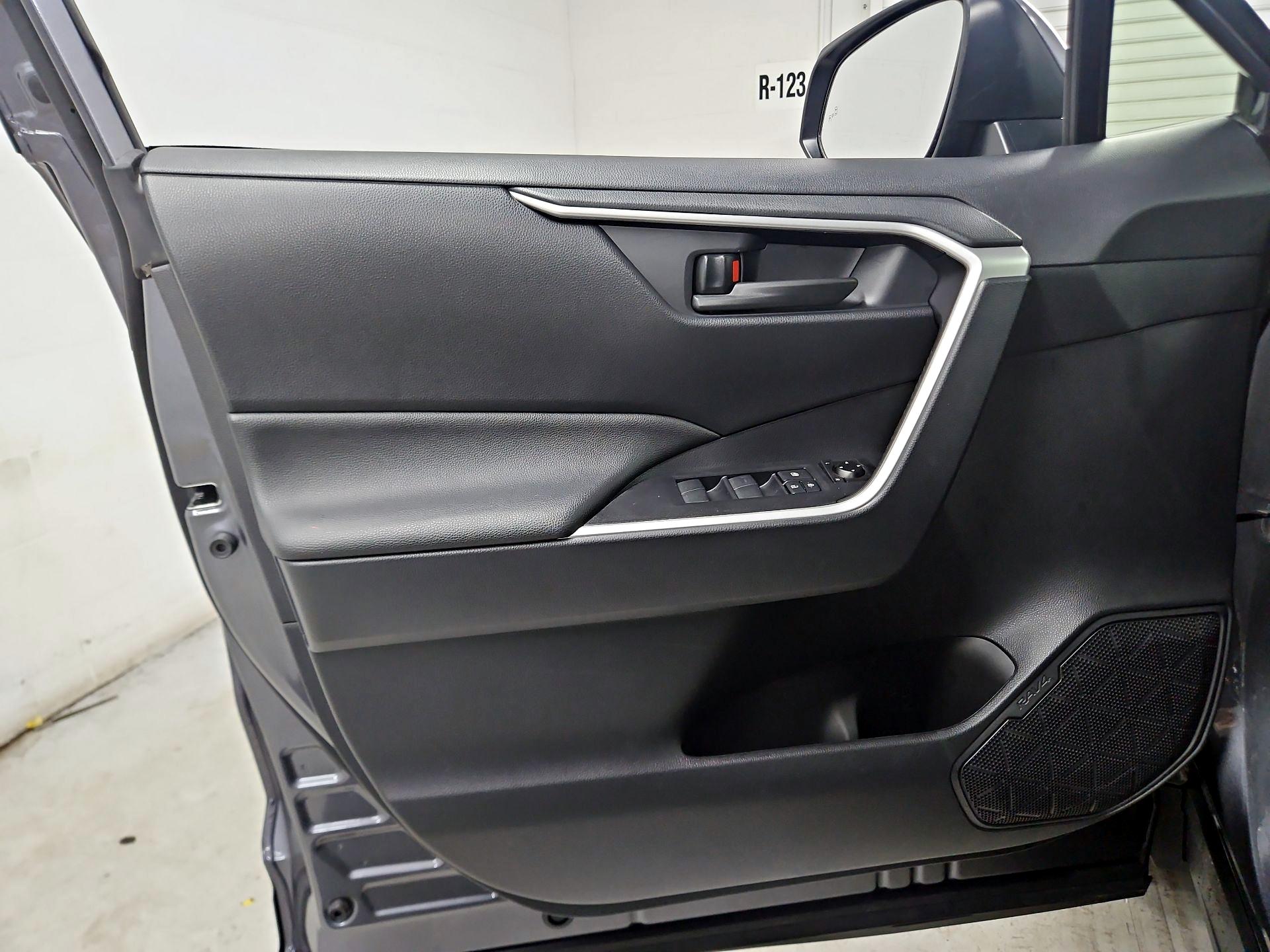 Thumbnail: 2025 Toyota RAV4 - 12