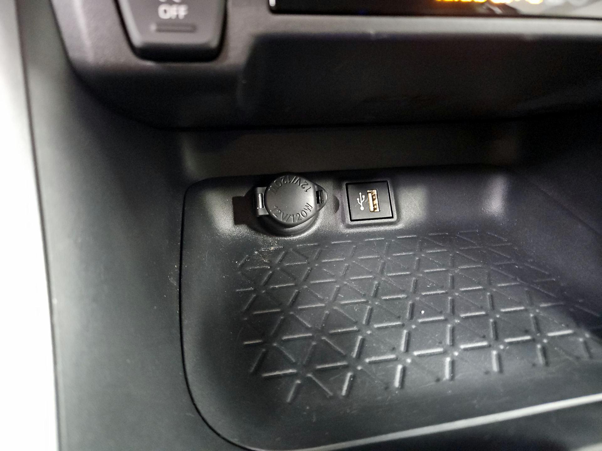 Thumbnail: 2025 Toyota RAV4 - 18