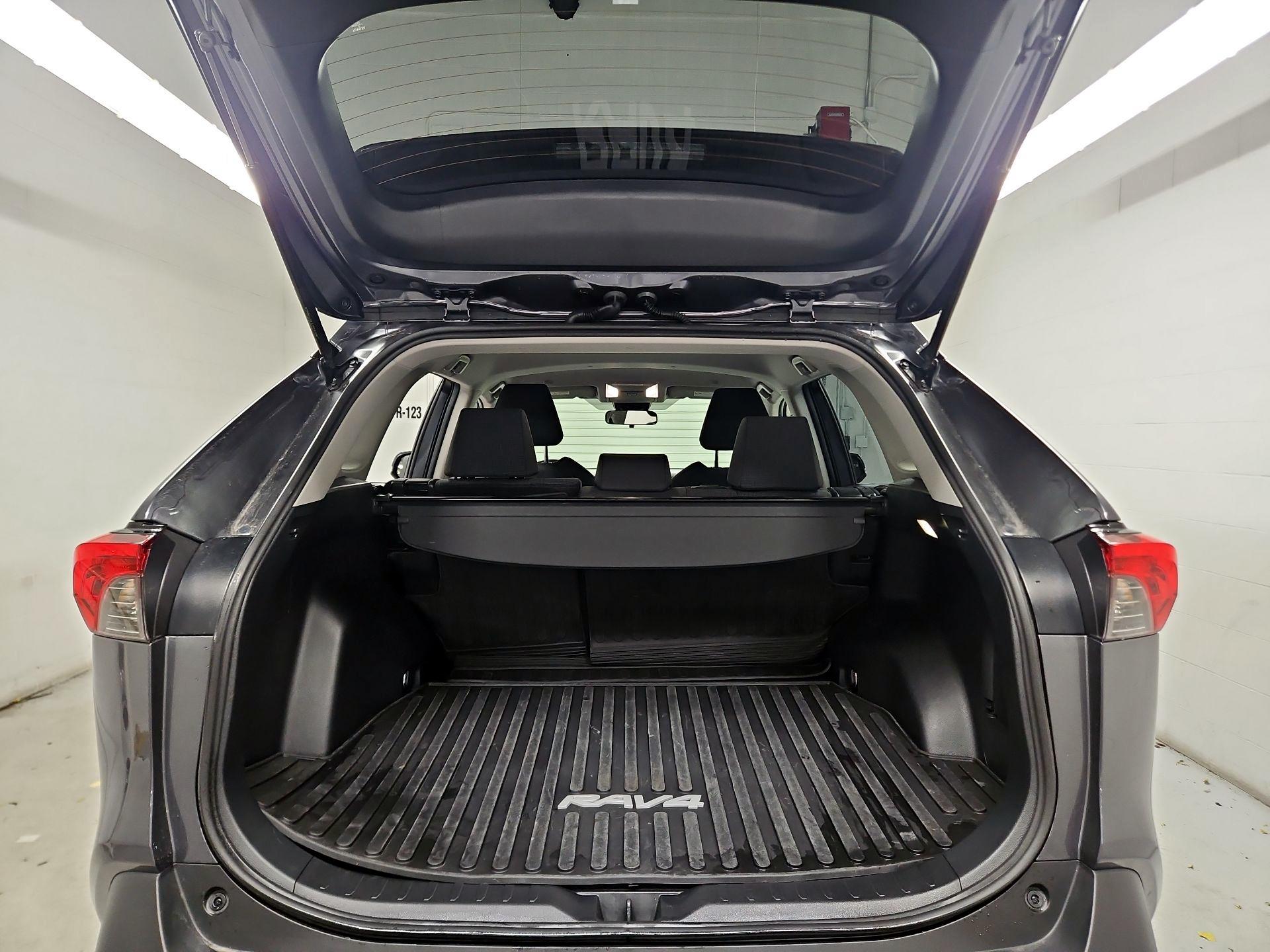 Thumbnail: 2025 Toyota RAV4 - 20