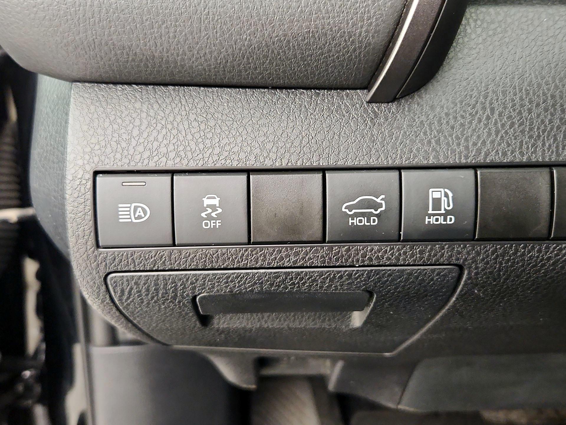 Thumbnail: 2021 Toyota Camry - 13