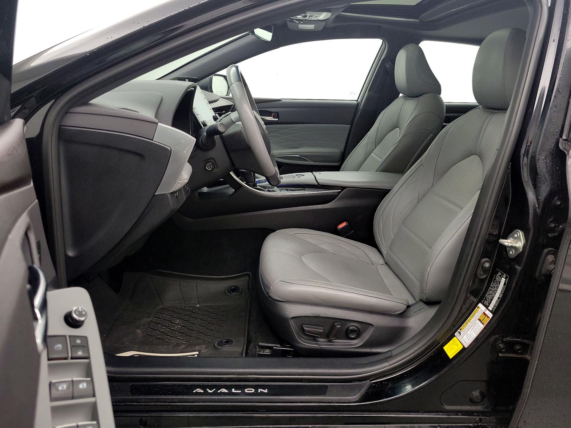 Thumbnail: 2020 Toyota Avalon - 11