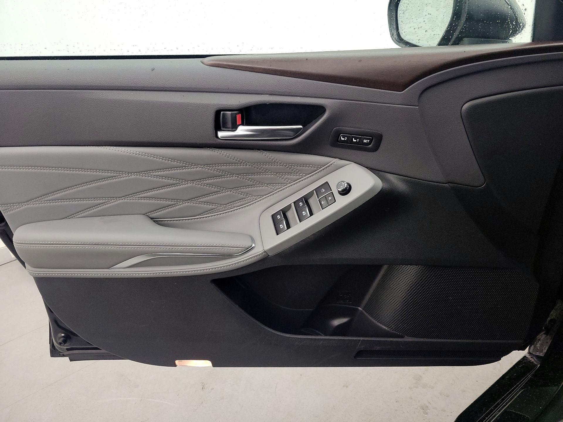 Thumbnail: 2020 Toyota Avalon - 12