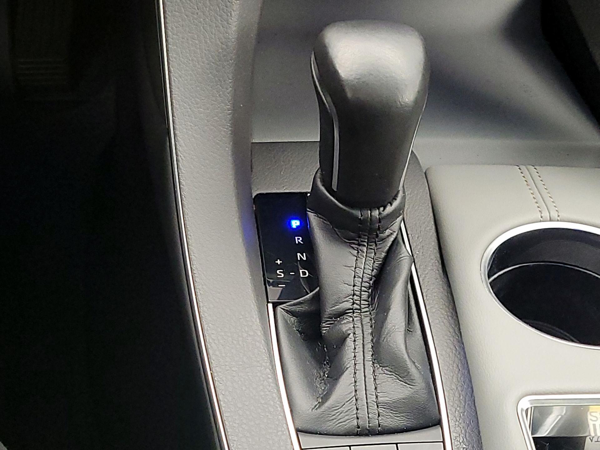 Thumbnail: 2020 Toyota Avalon - 18