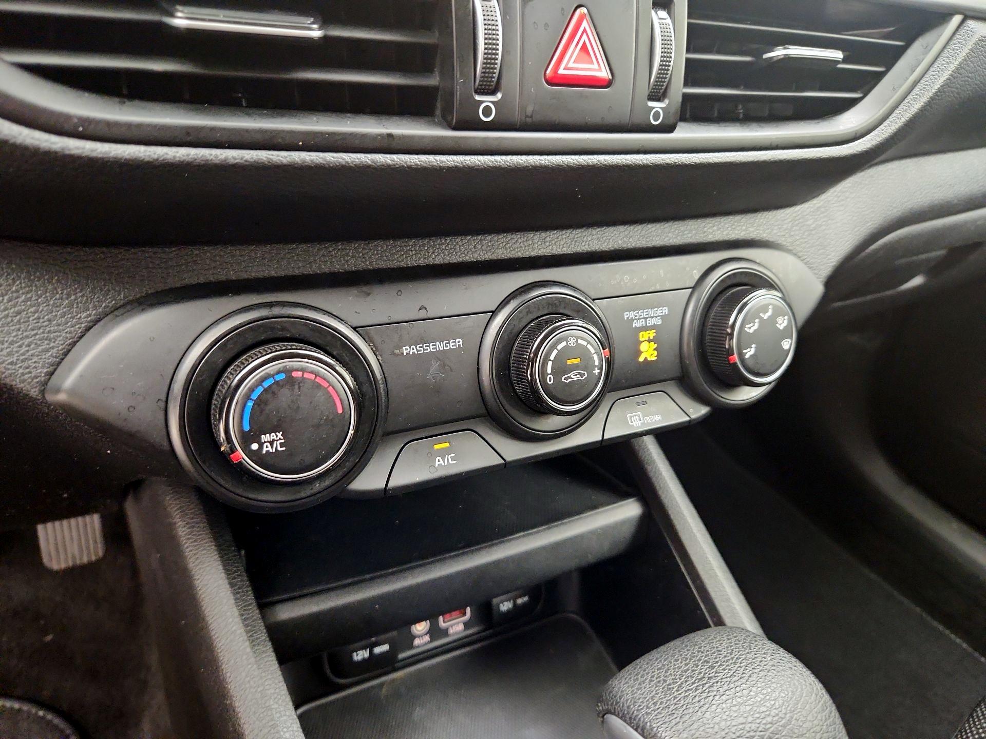 Thumbnail: 2020 Kia Forte - 16