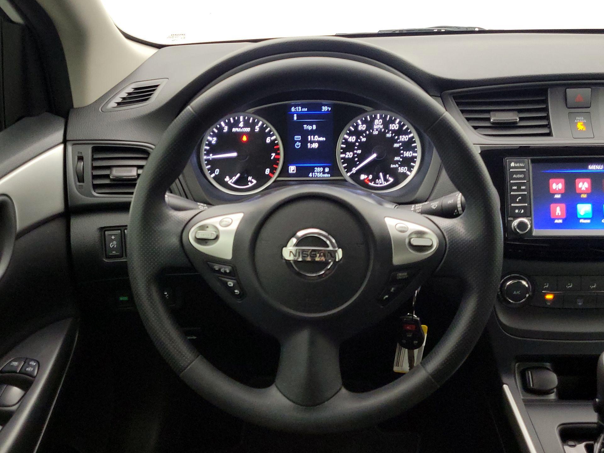 Thumbnail: 2019 Nissan Sentra - 10