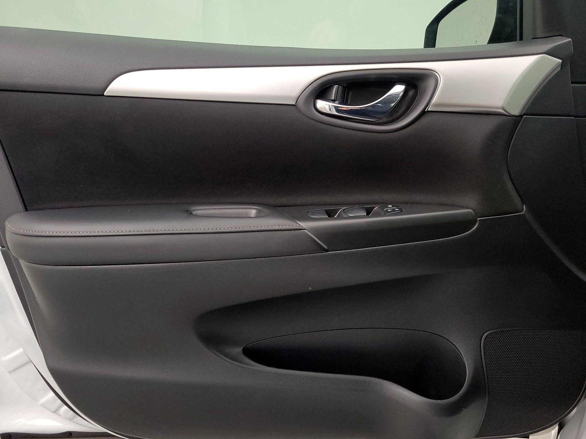 Thumbnail: 2019 Nissan Sentra - 12