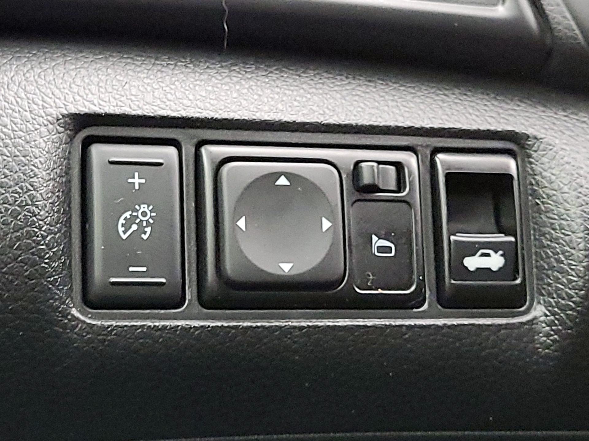 Thumbnail: 2019 Nissan Sentra - 13