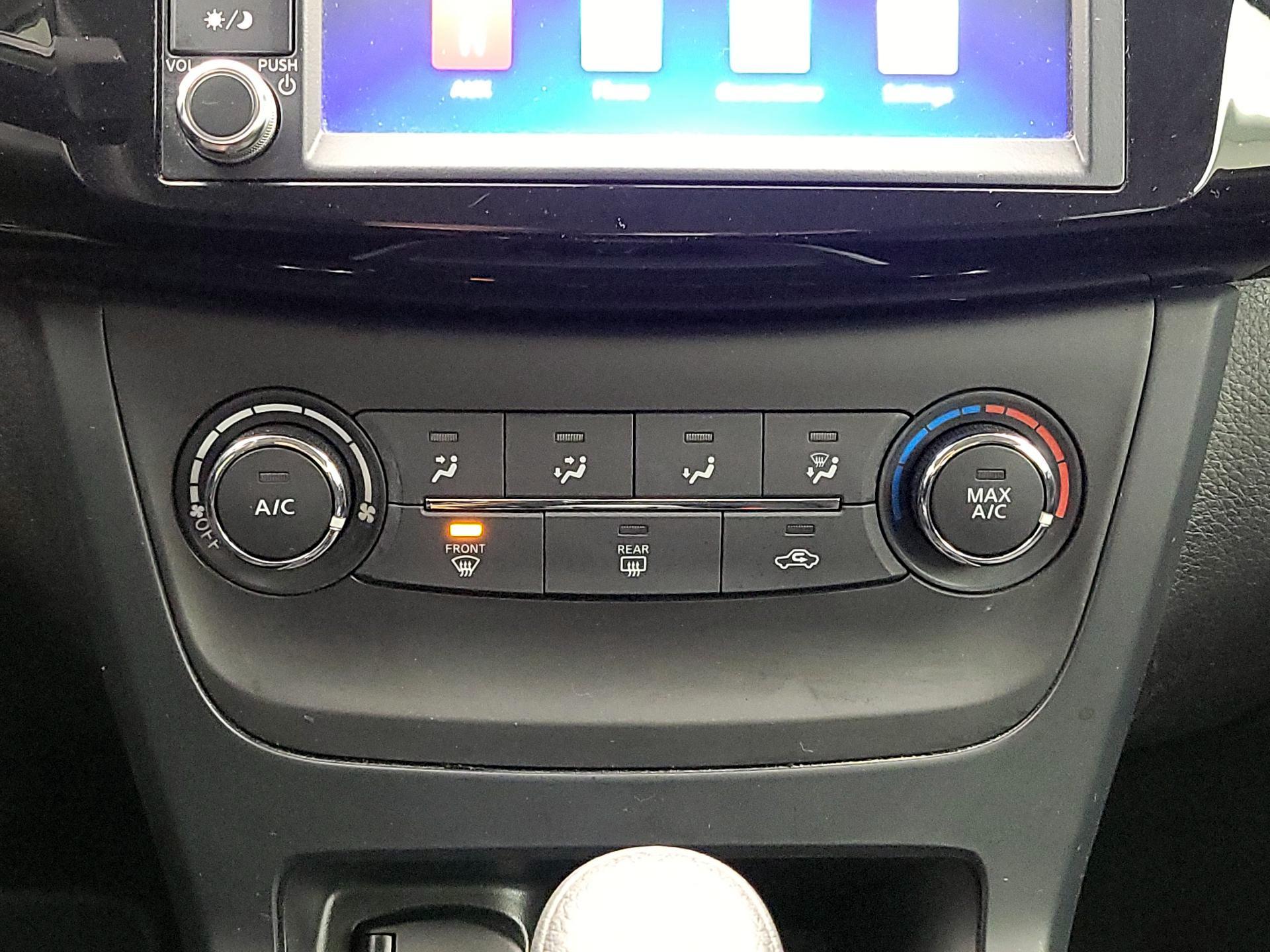 Thumbnail: 2019 Nissan Sentra - 16