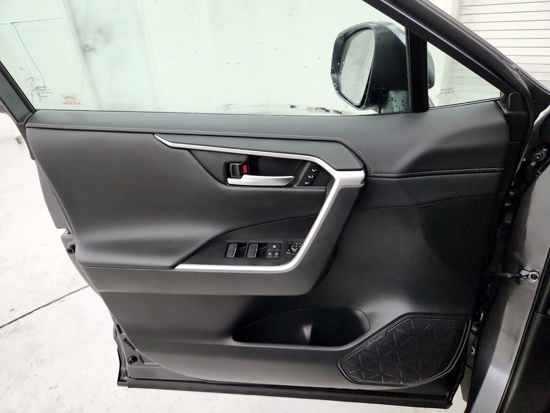 Thumbnail: 2023 Toyota RAV4 - 12