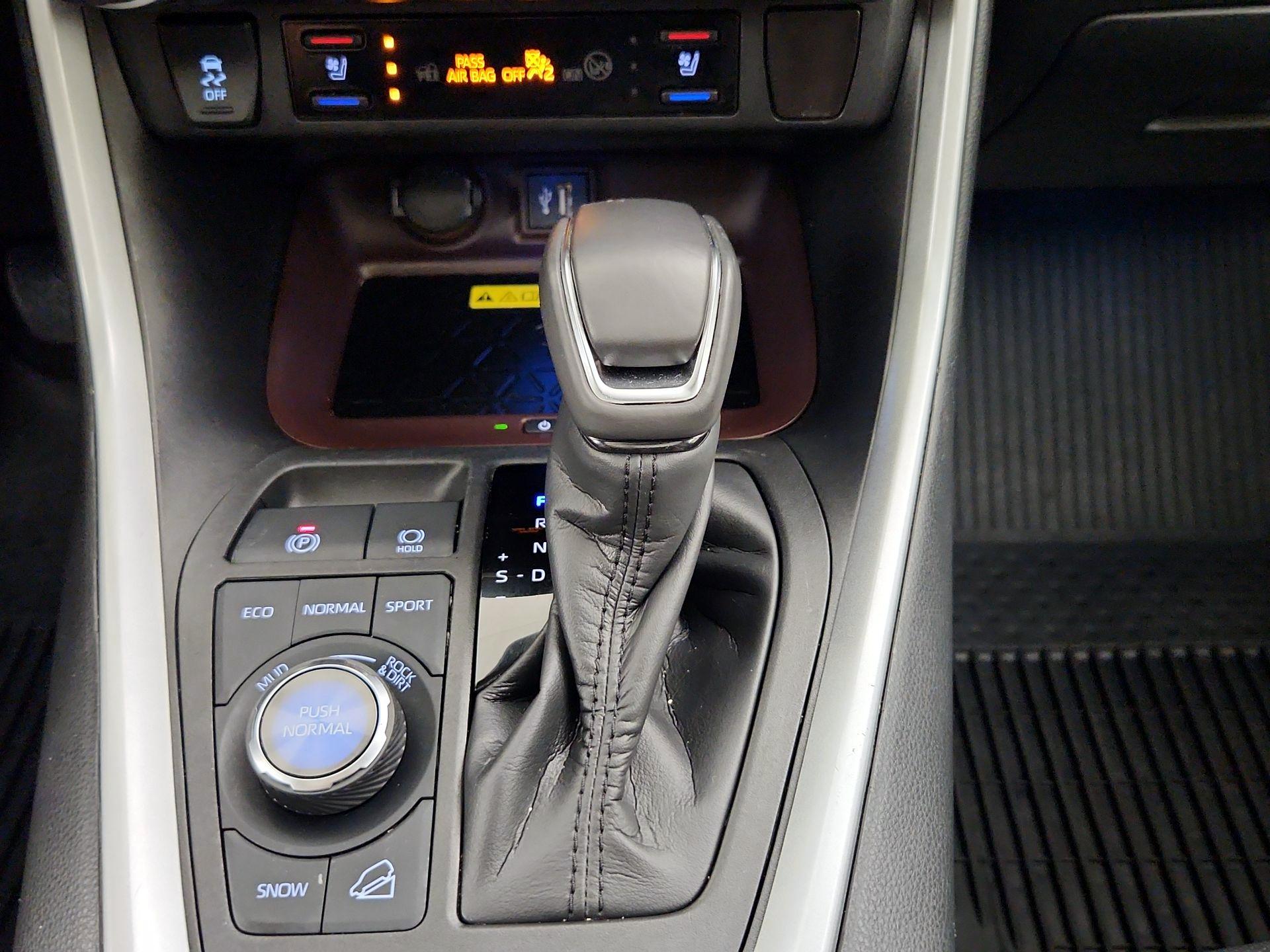 Thumbnail: 2023 Toyota RAV4 - 17