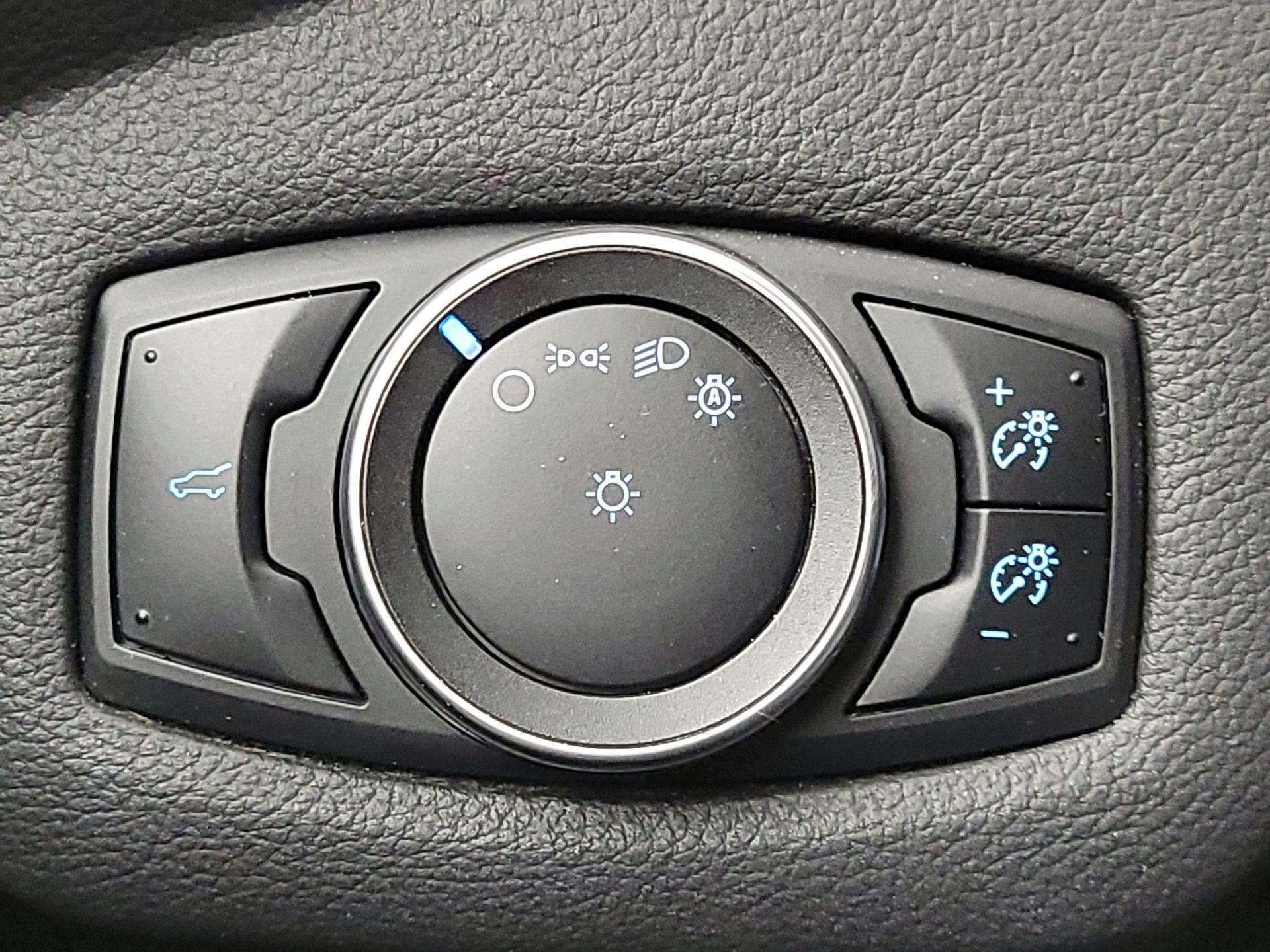 Thumbnail: 2017 Ford Escape - 13