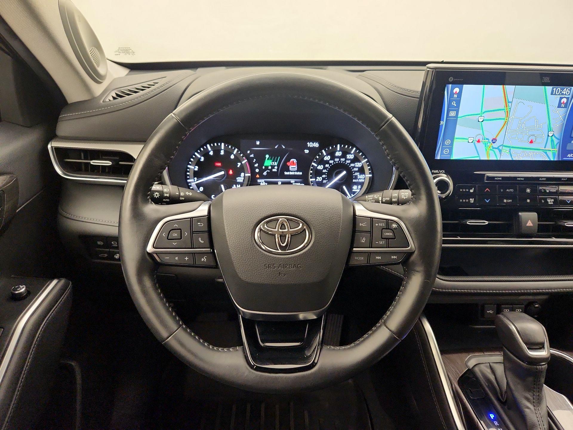 Thumbnail: 2021 Toyota Highlander - 10