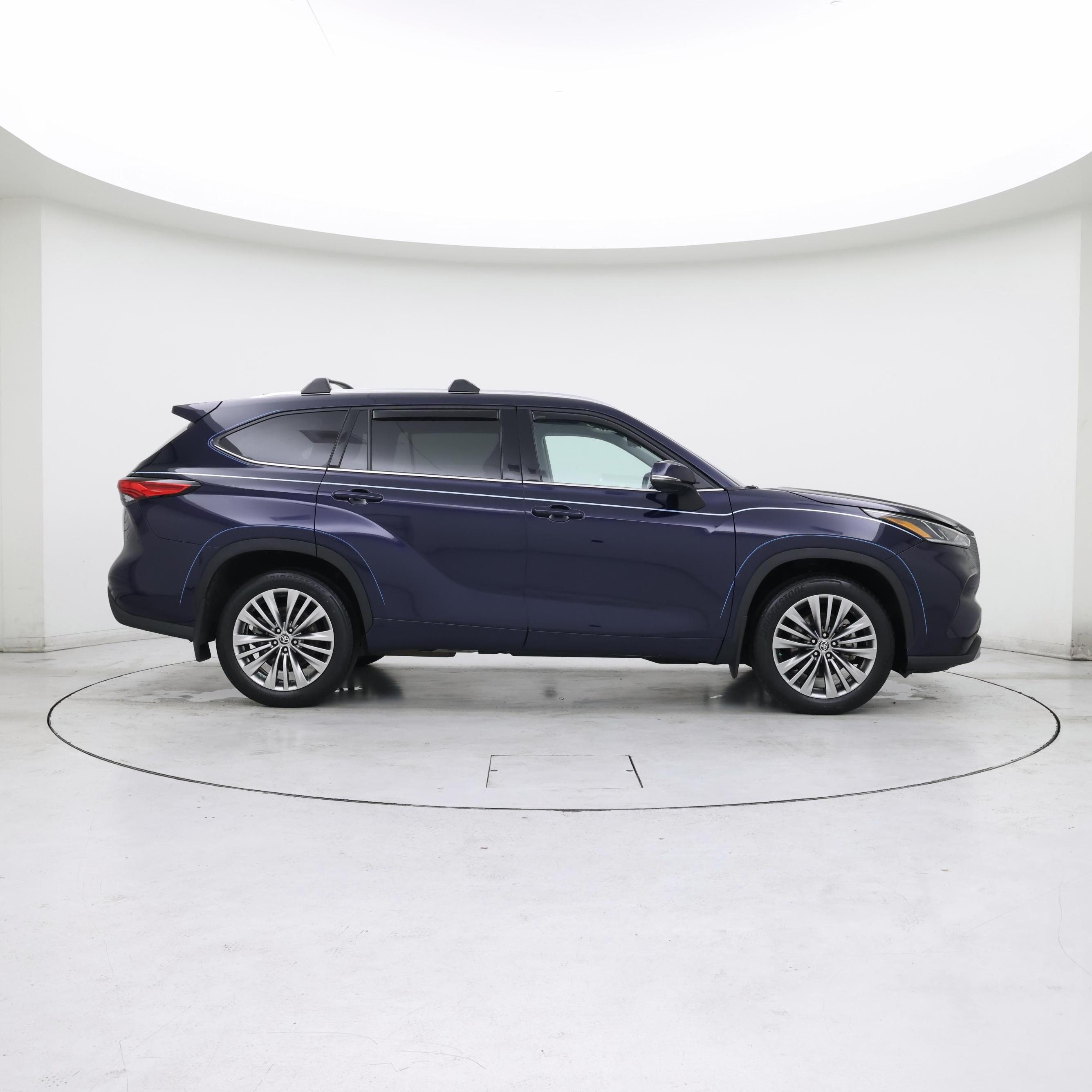 Thumbnail: 2021 Toyota Highlander - 7