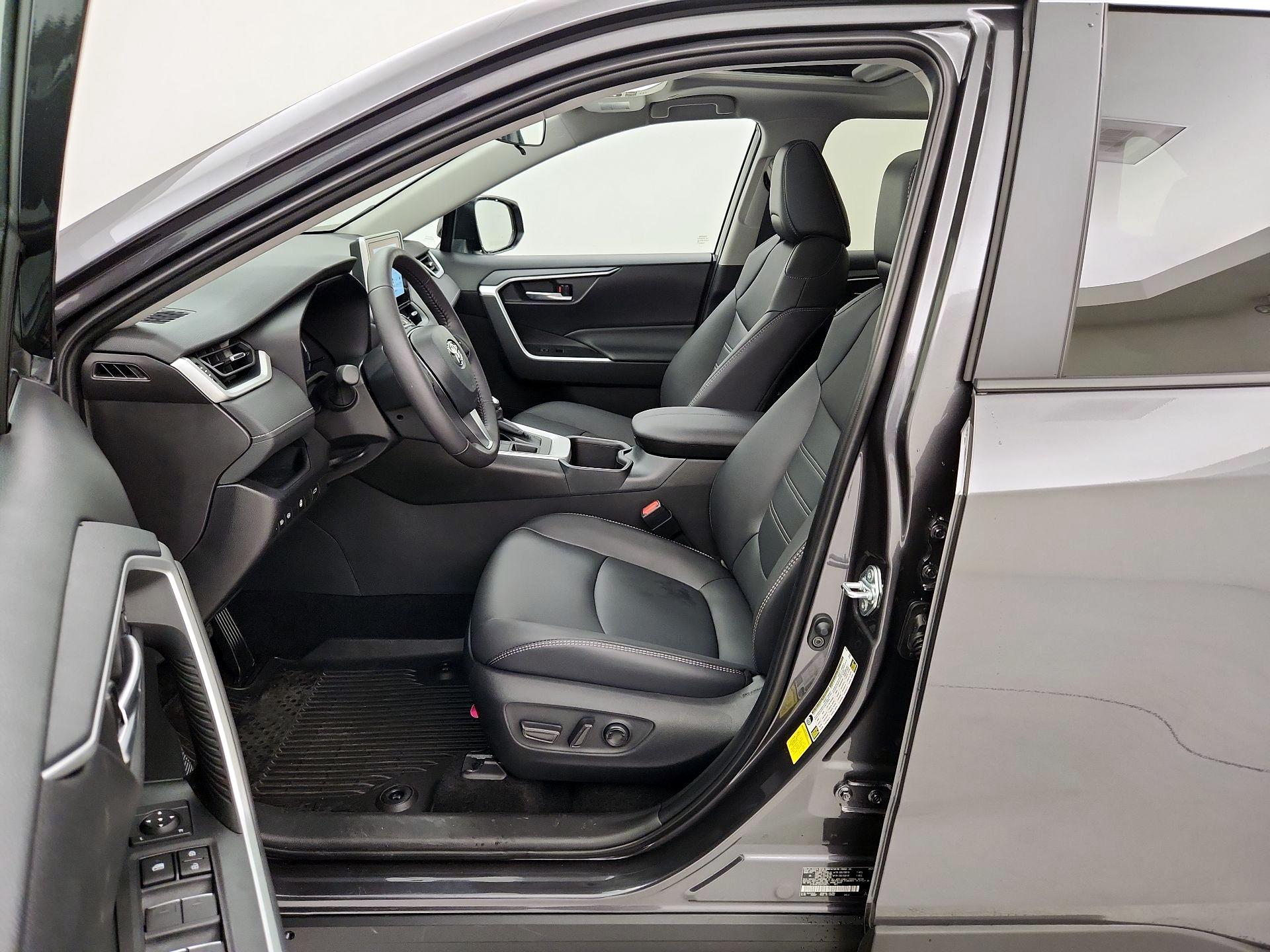 Thumbnail: 2025 Toyota RAV4 - 11