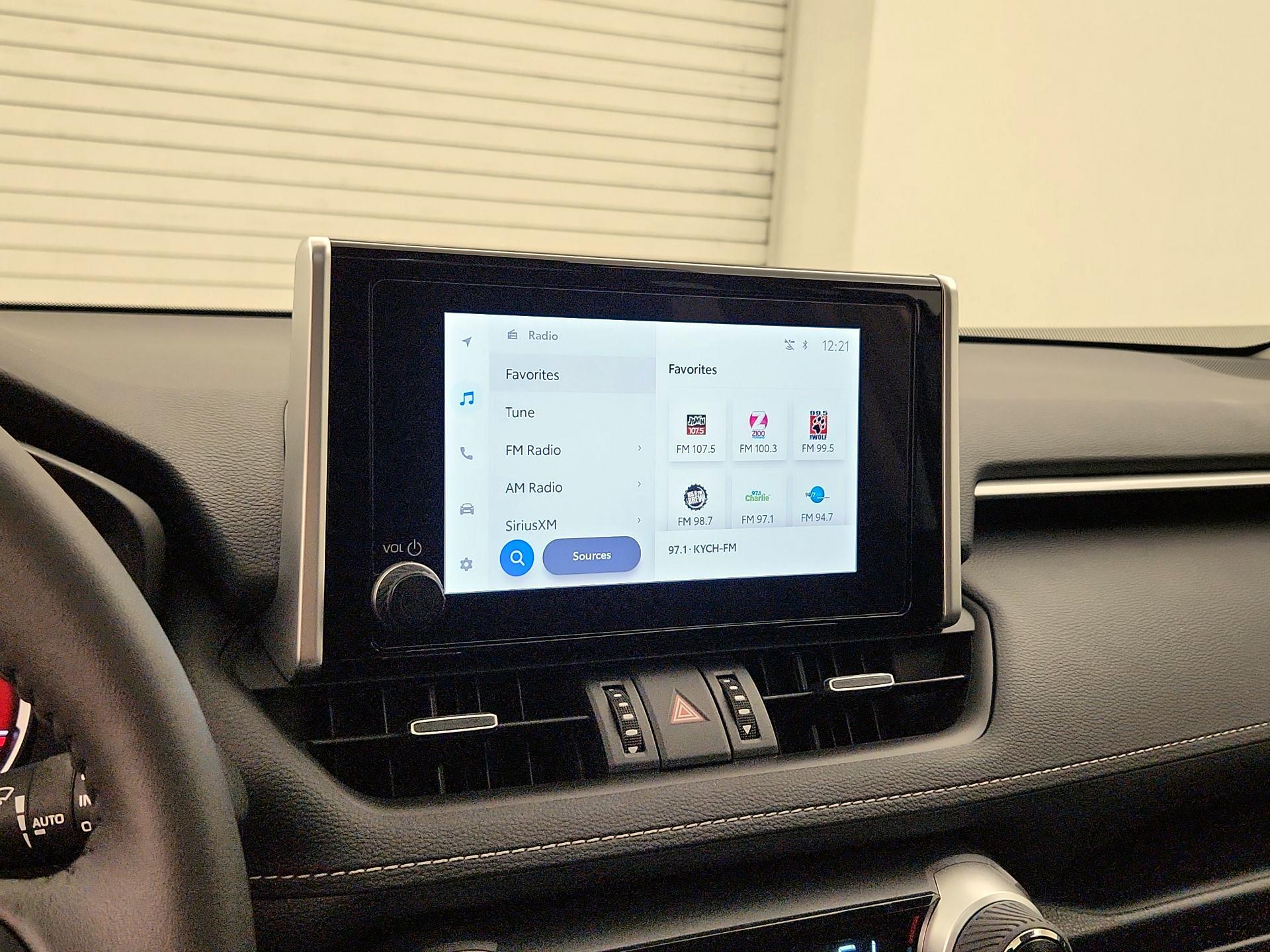 Thumbnail: 2025 Toyota RAV4 - 15