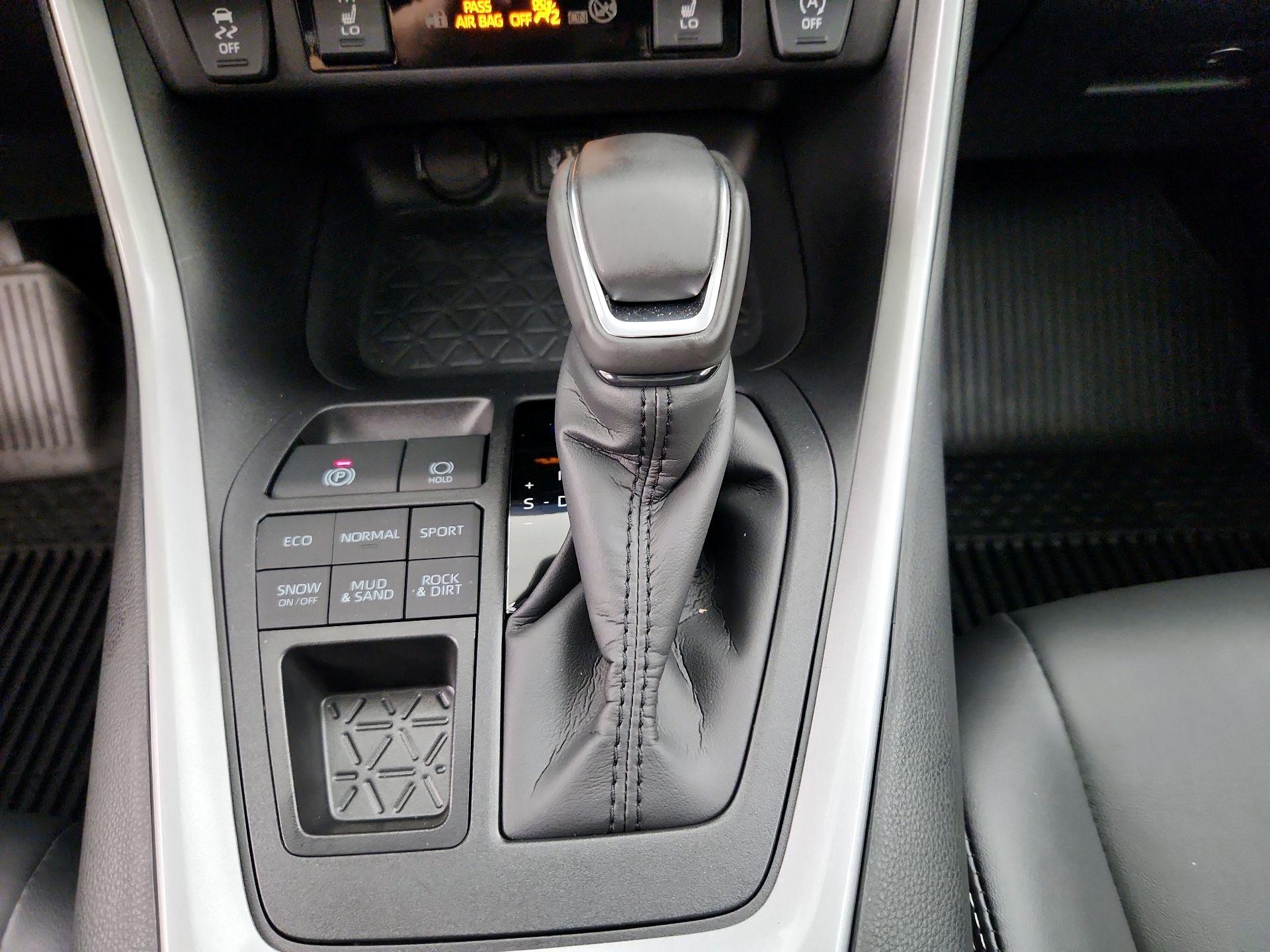 Thumbnail: 2025 Toyota RAV4 - 17