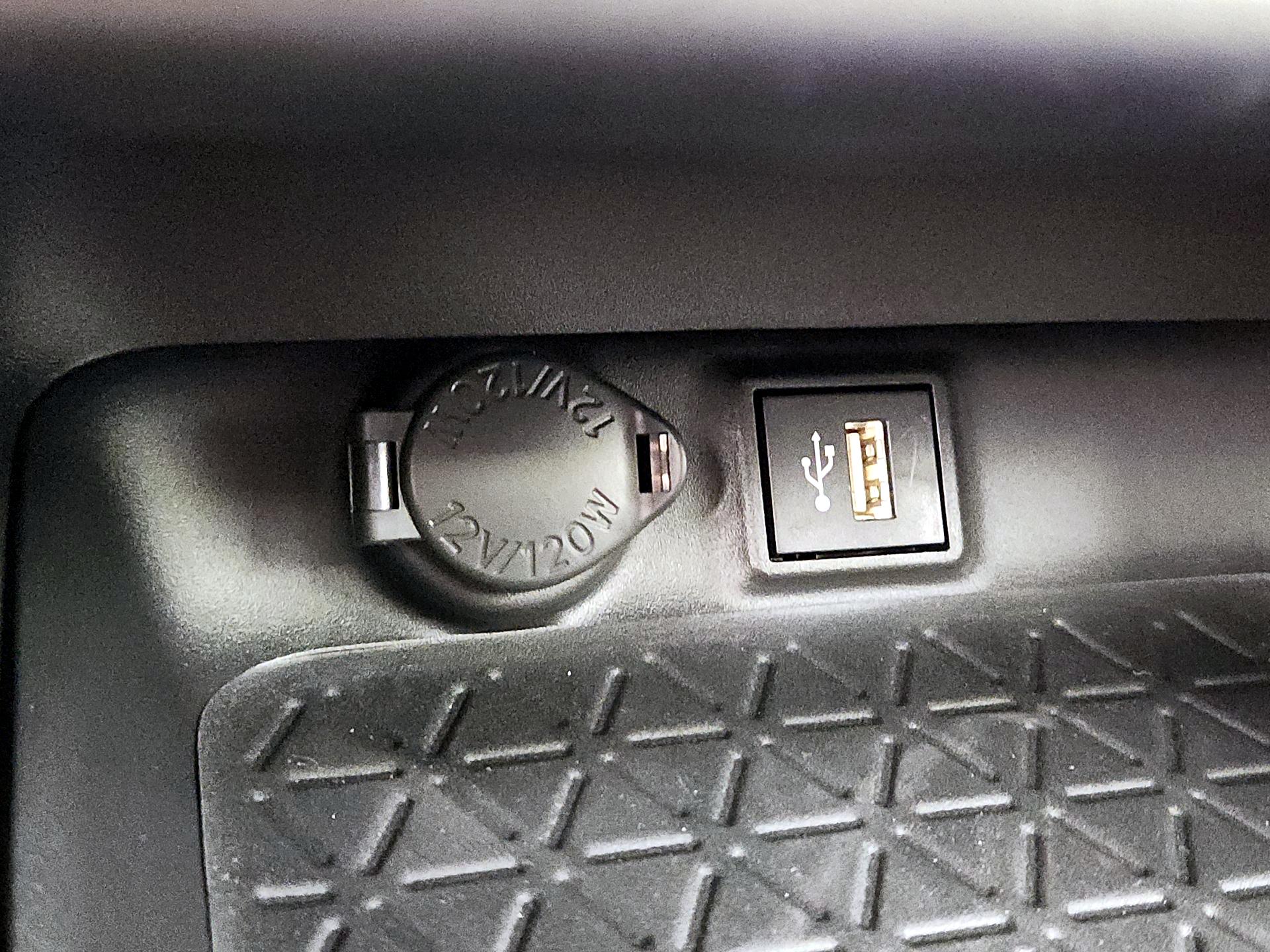 Thumbnail: 2025 Toyota RAV4 - 18