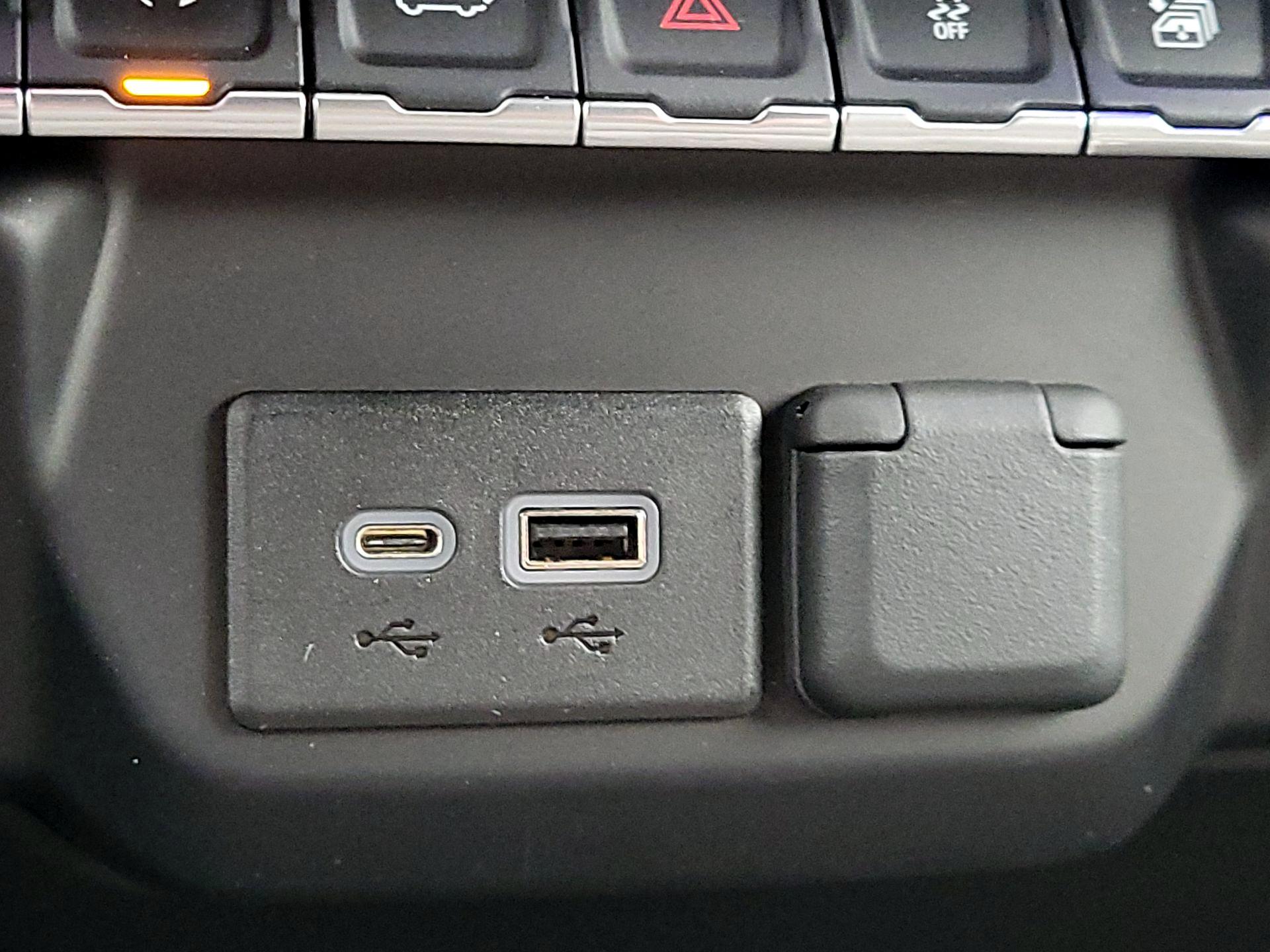 Thumbnail: 2022 Chevrolet Silverado 1500 - 19