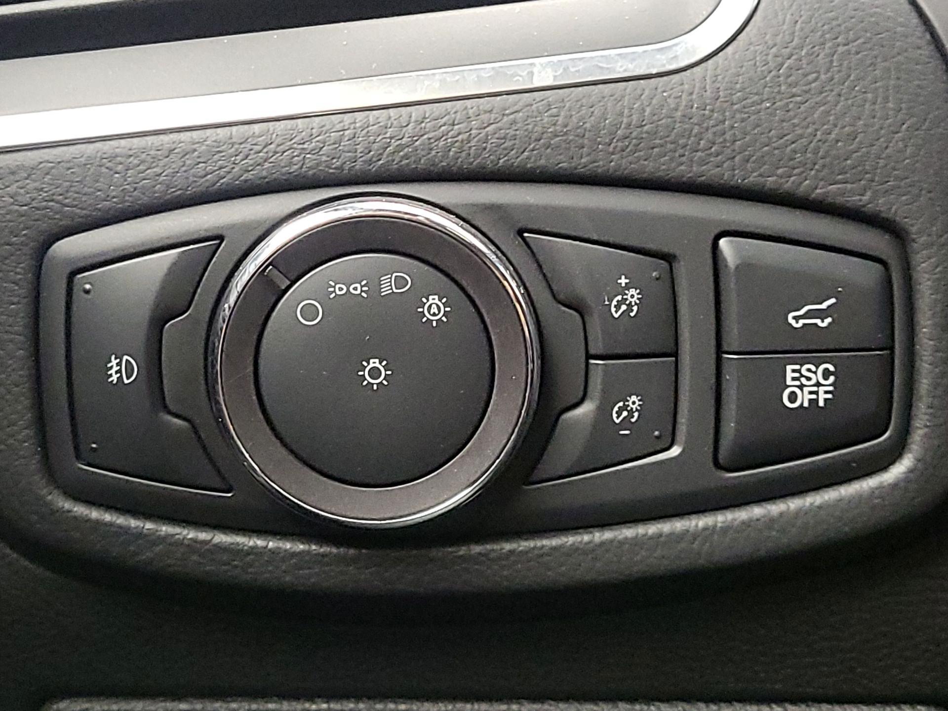 Thumbnail: 2020 Ford Edge - 13