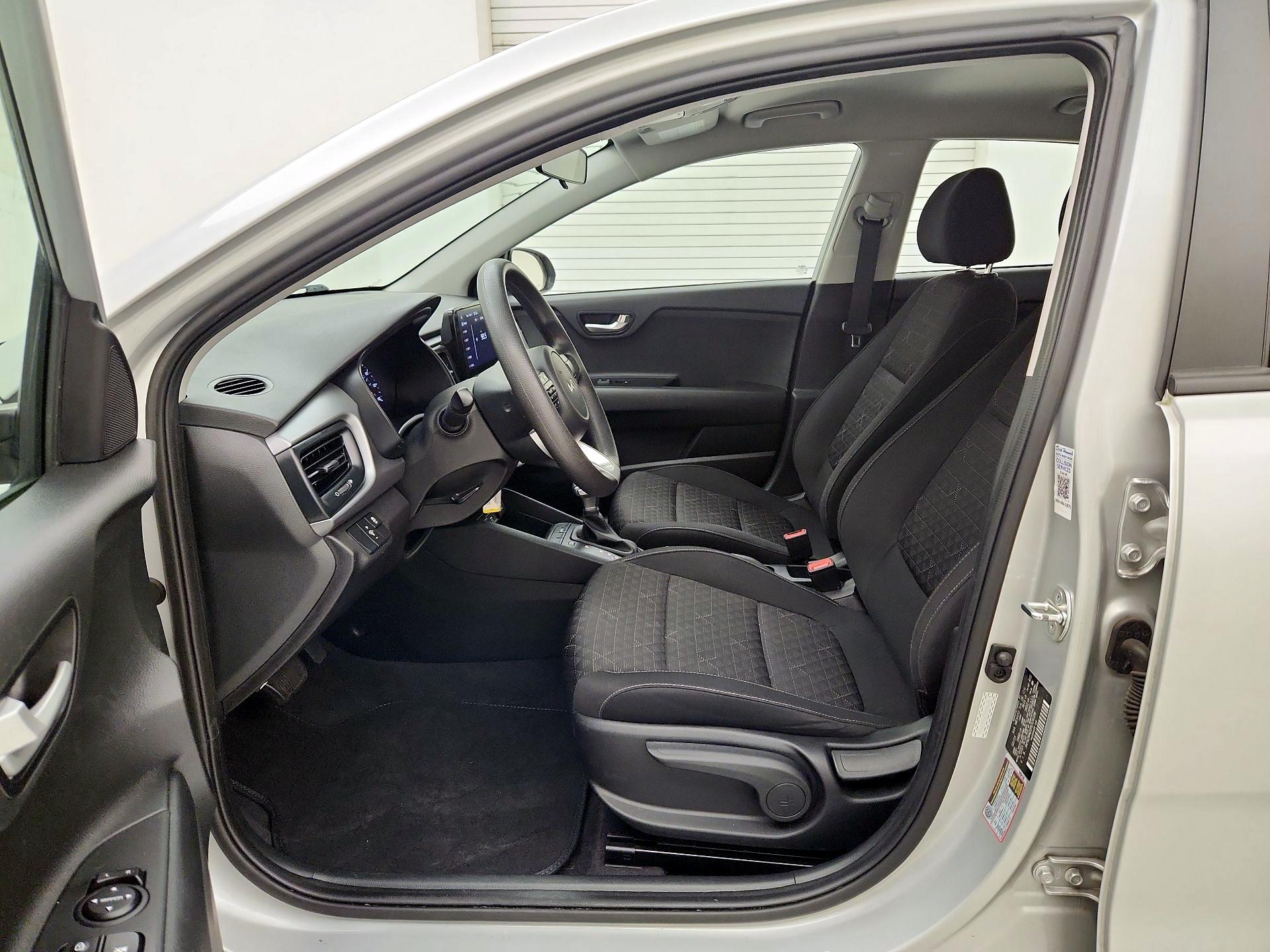 Thumbnail: 2023 Kia Rio - 11