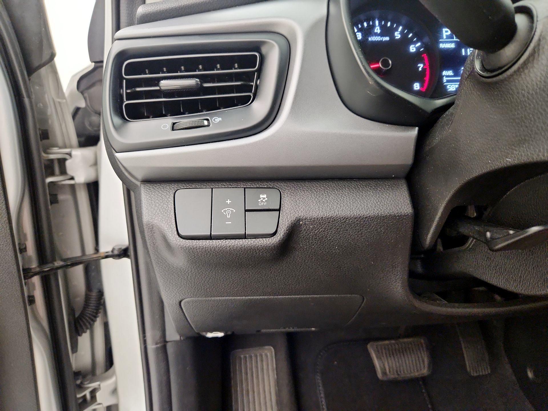 Thumbnail: 2023 Kia Rio - 13