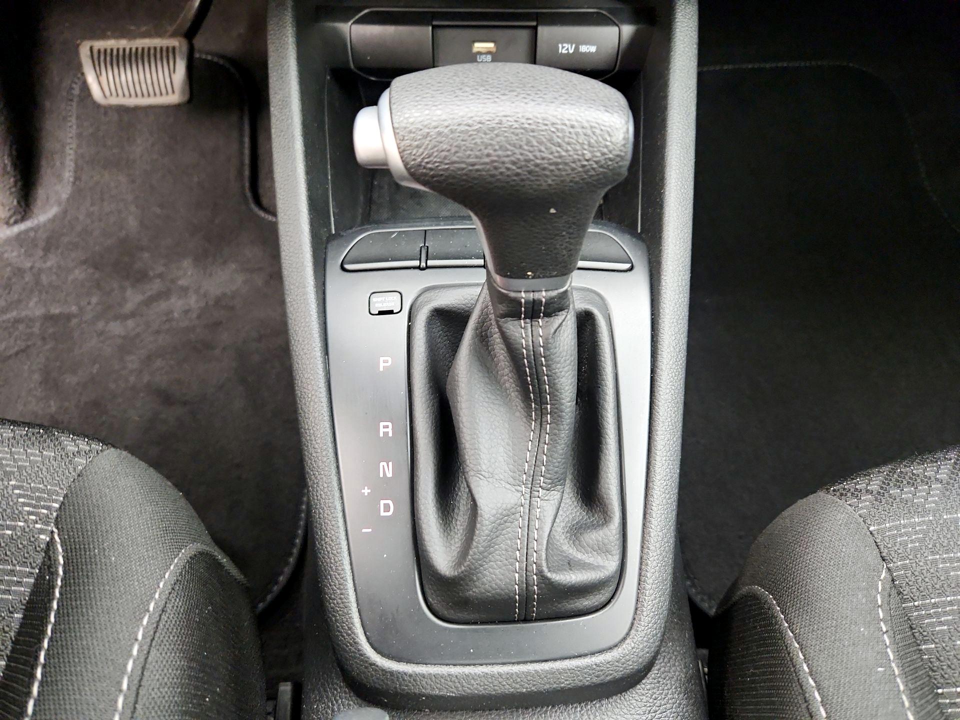 Thumbnail: 2023 Kia Rio - 17