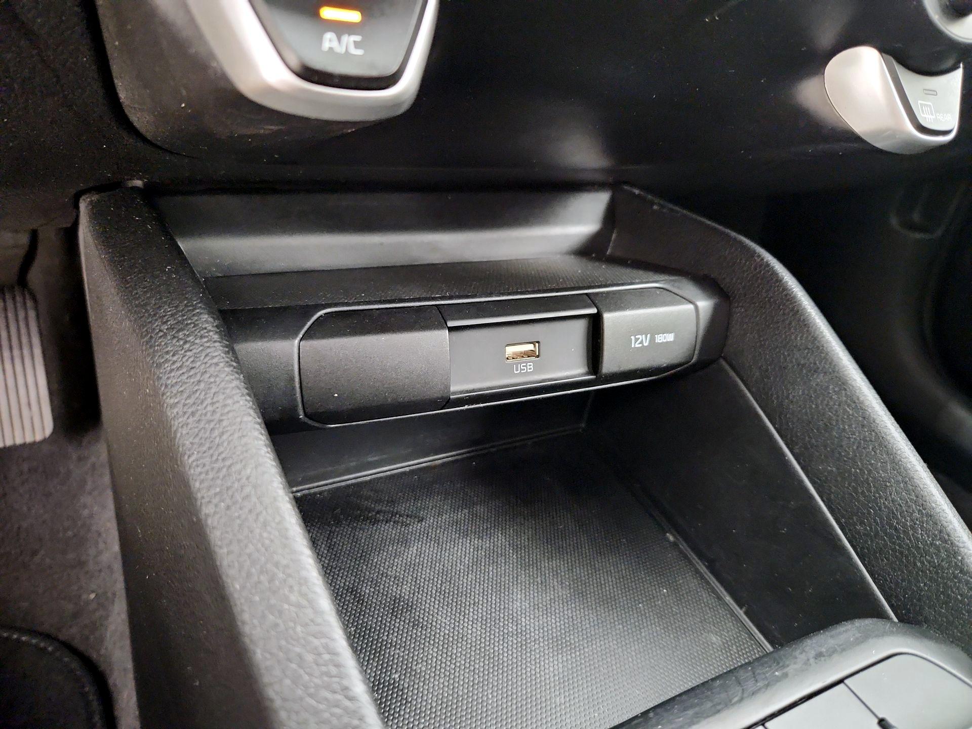 Thumbnail: 2023 Kia Rio - 18