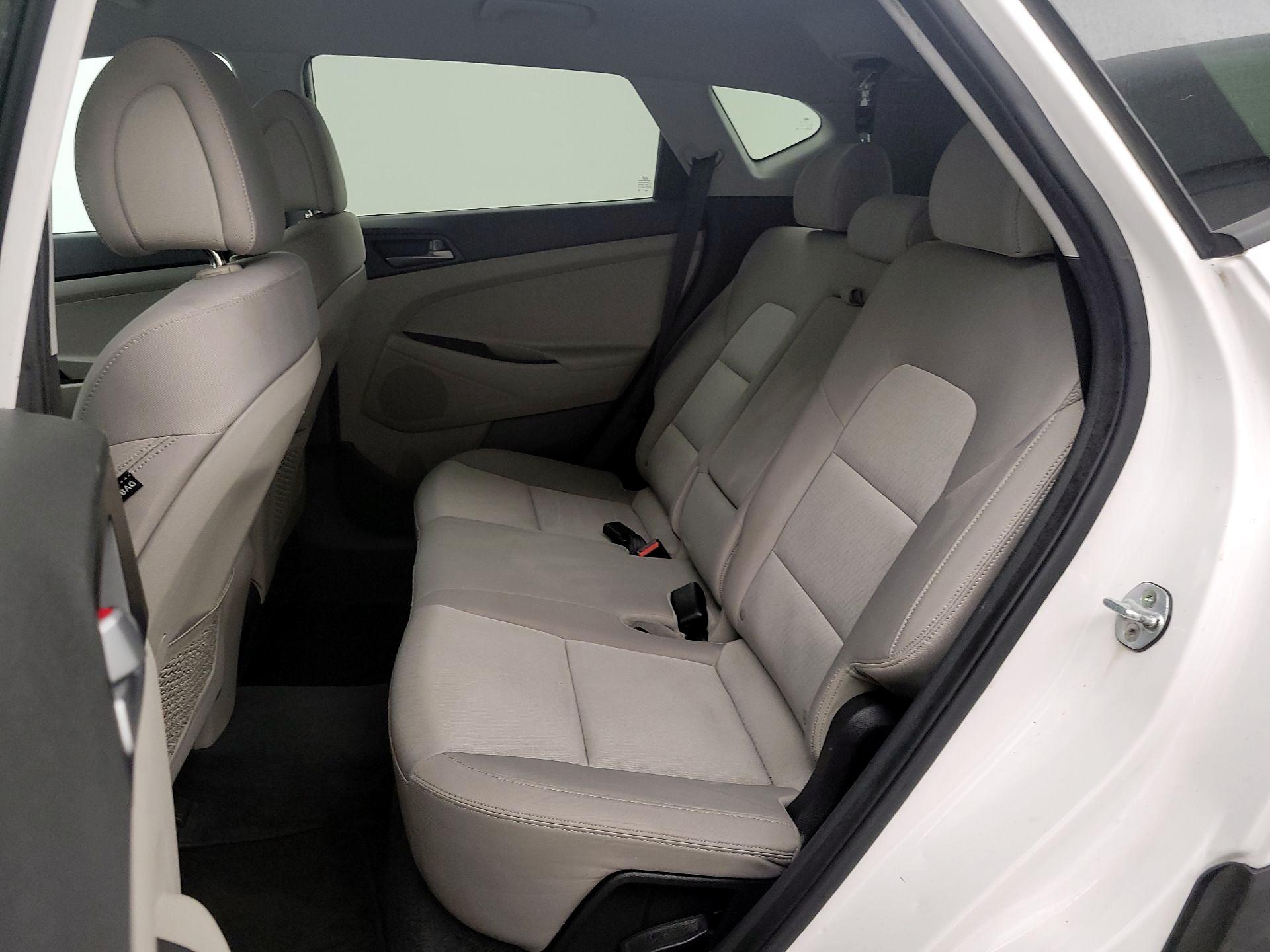 Thumbnail: 2016 Hyundai Tucson - 19