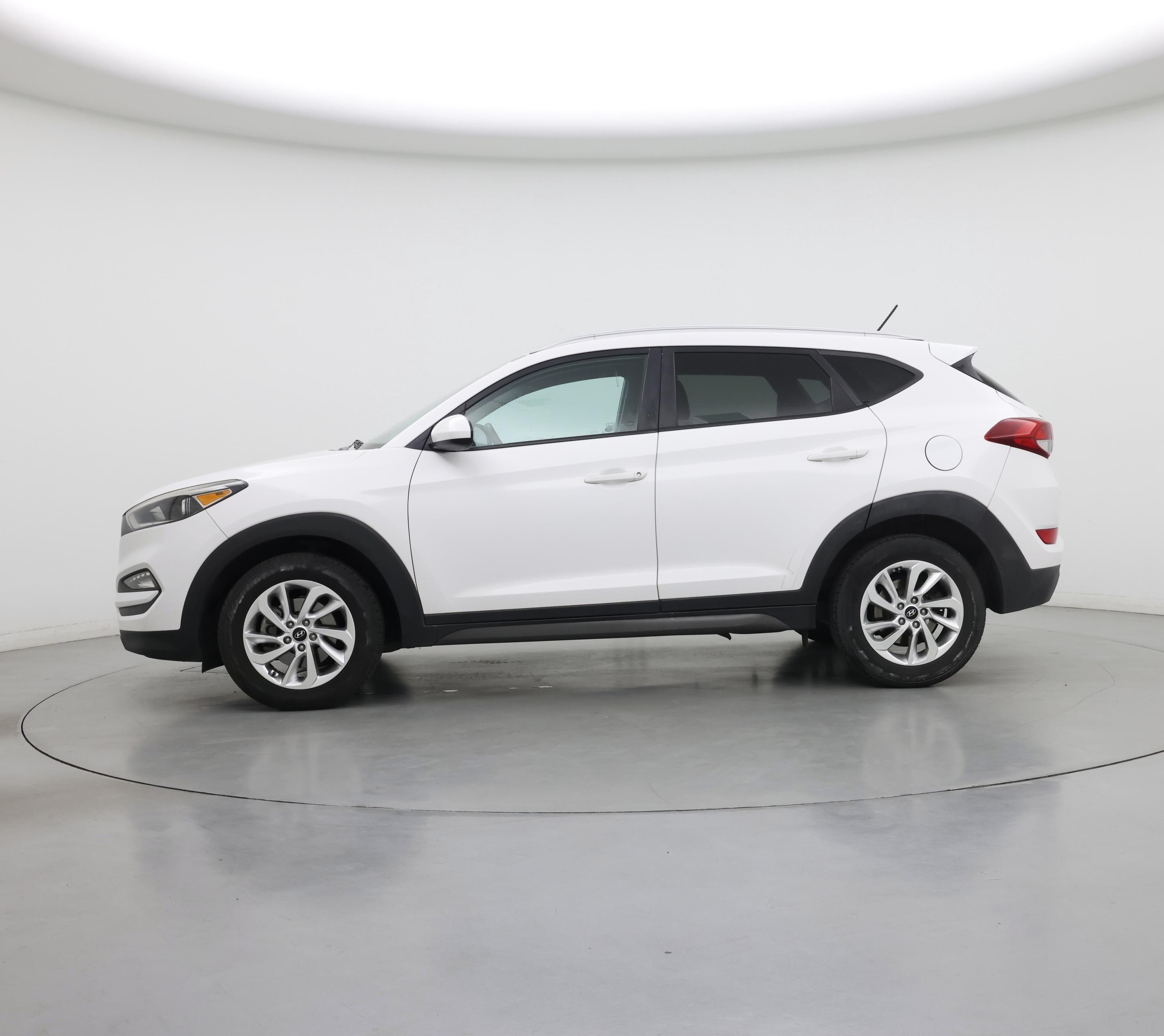 Thumbnail: 2016 Hyundai Tucson - 3