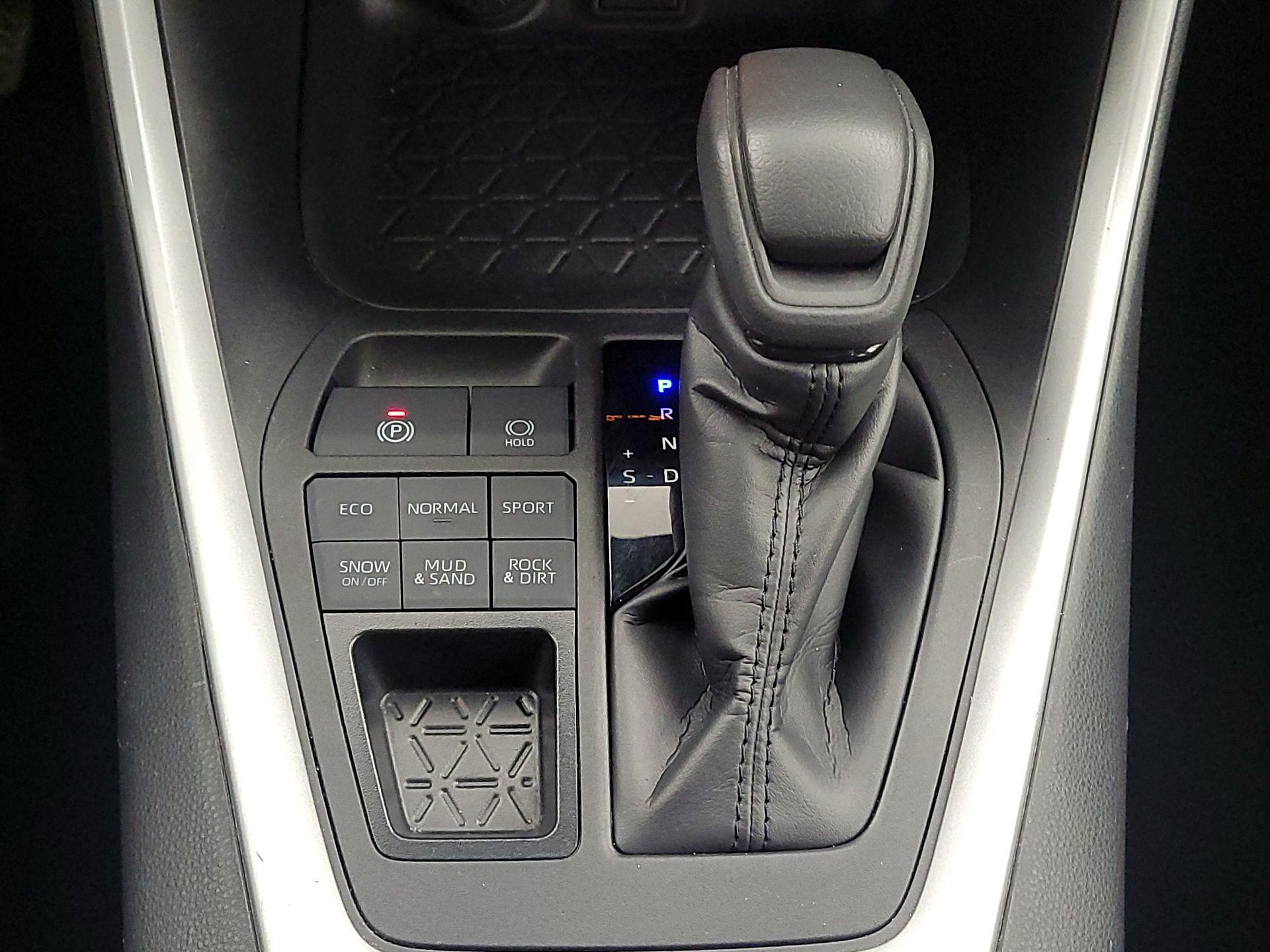 Thumbnail: 2024 Toyota RAV4 - 18