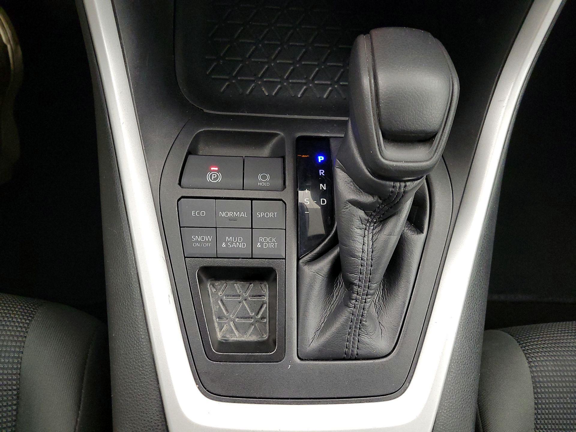 Thumbnail: 2024 Toyota RAV4 - 18