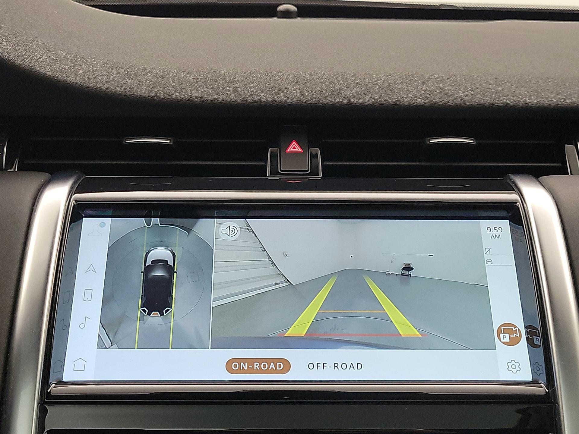 Thumbnail: 2021 Land Rover Discovery Sport - 15