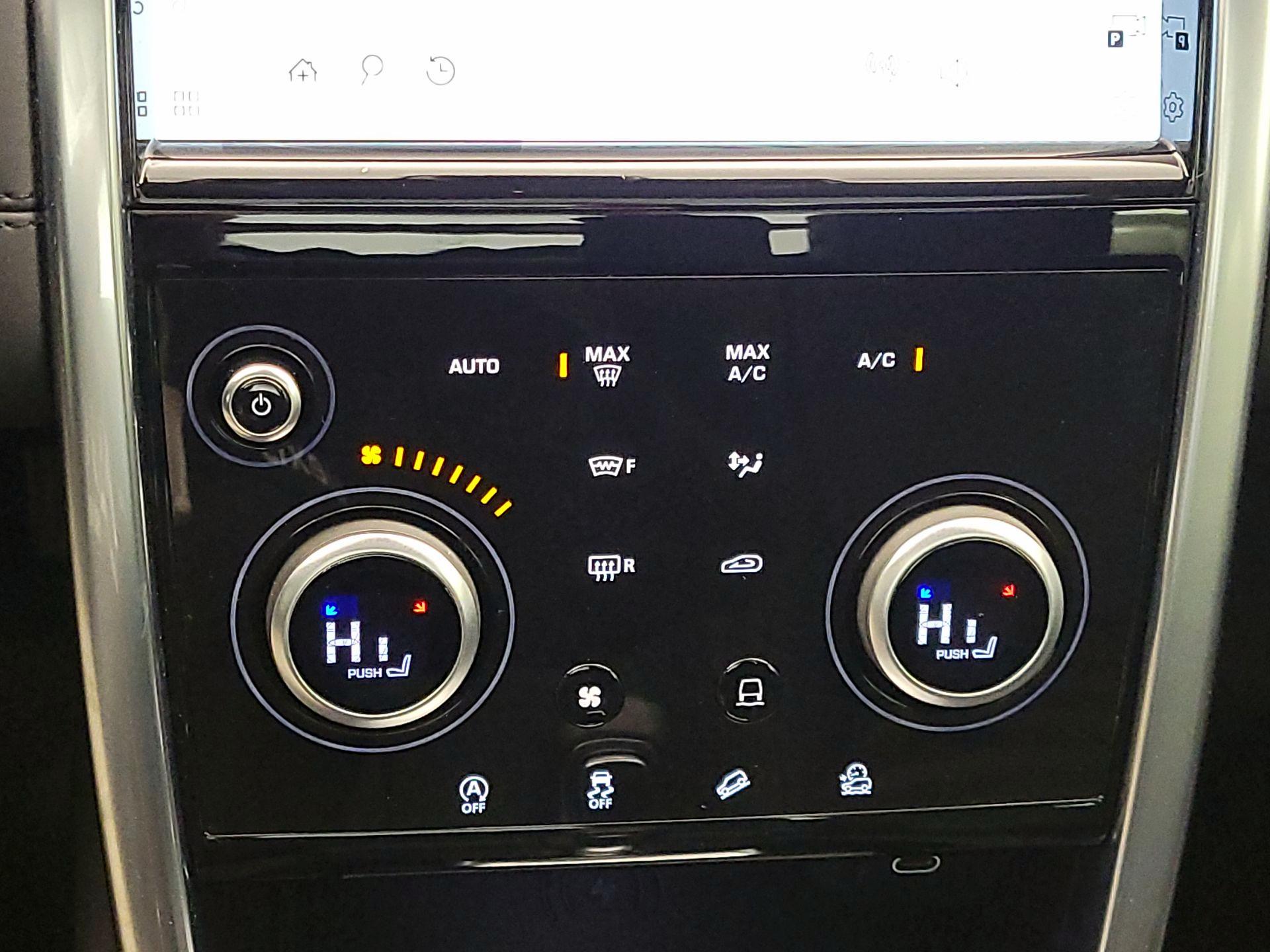 Thumbnail: 2021 Land Rover Discovery Sport - 17