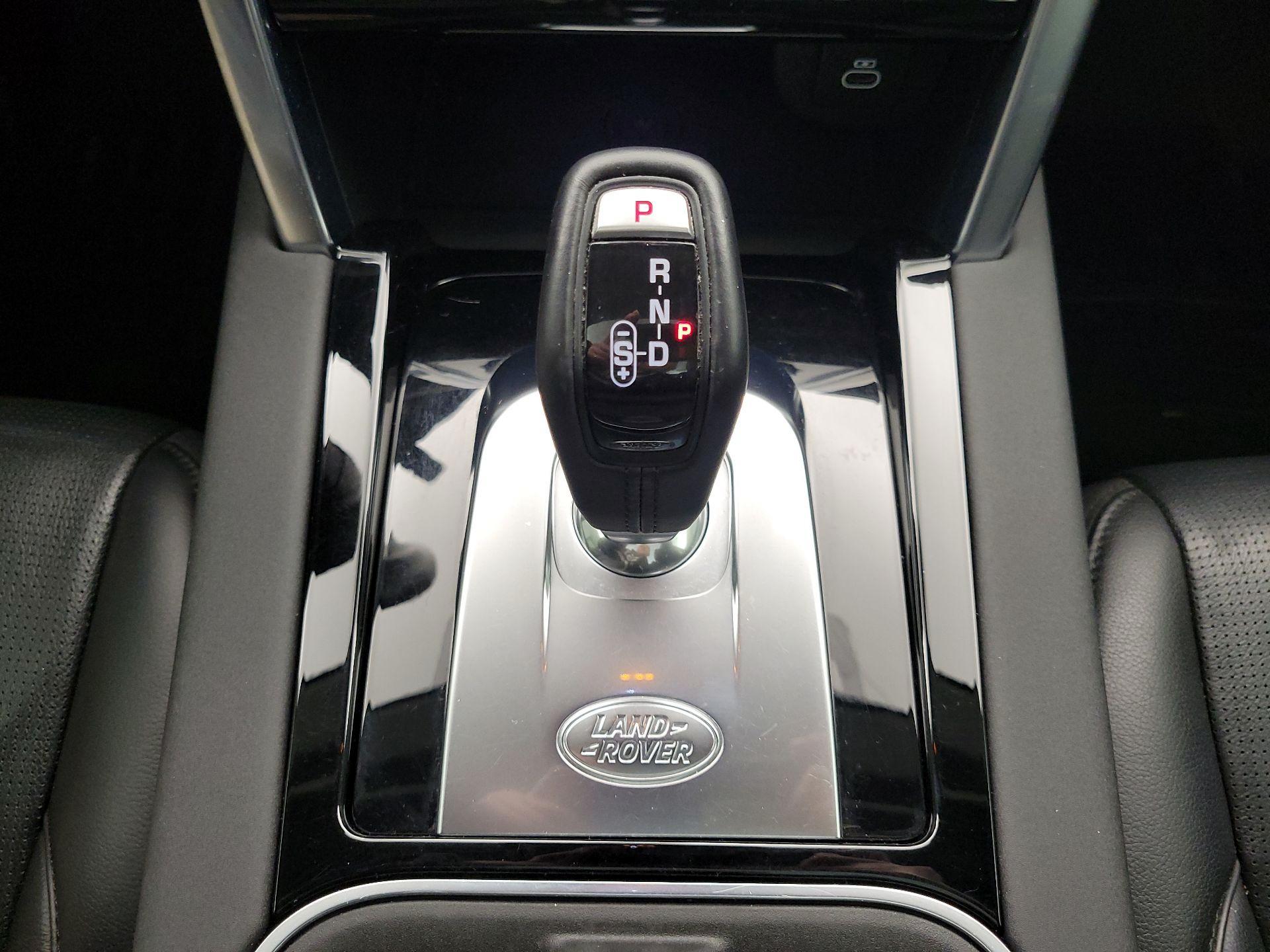 Thumbnail: 2021 Land Rover Discovery Sport - 18